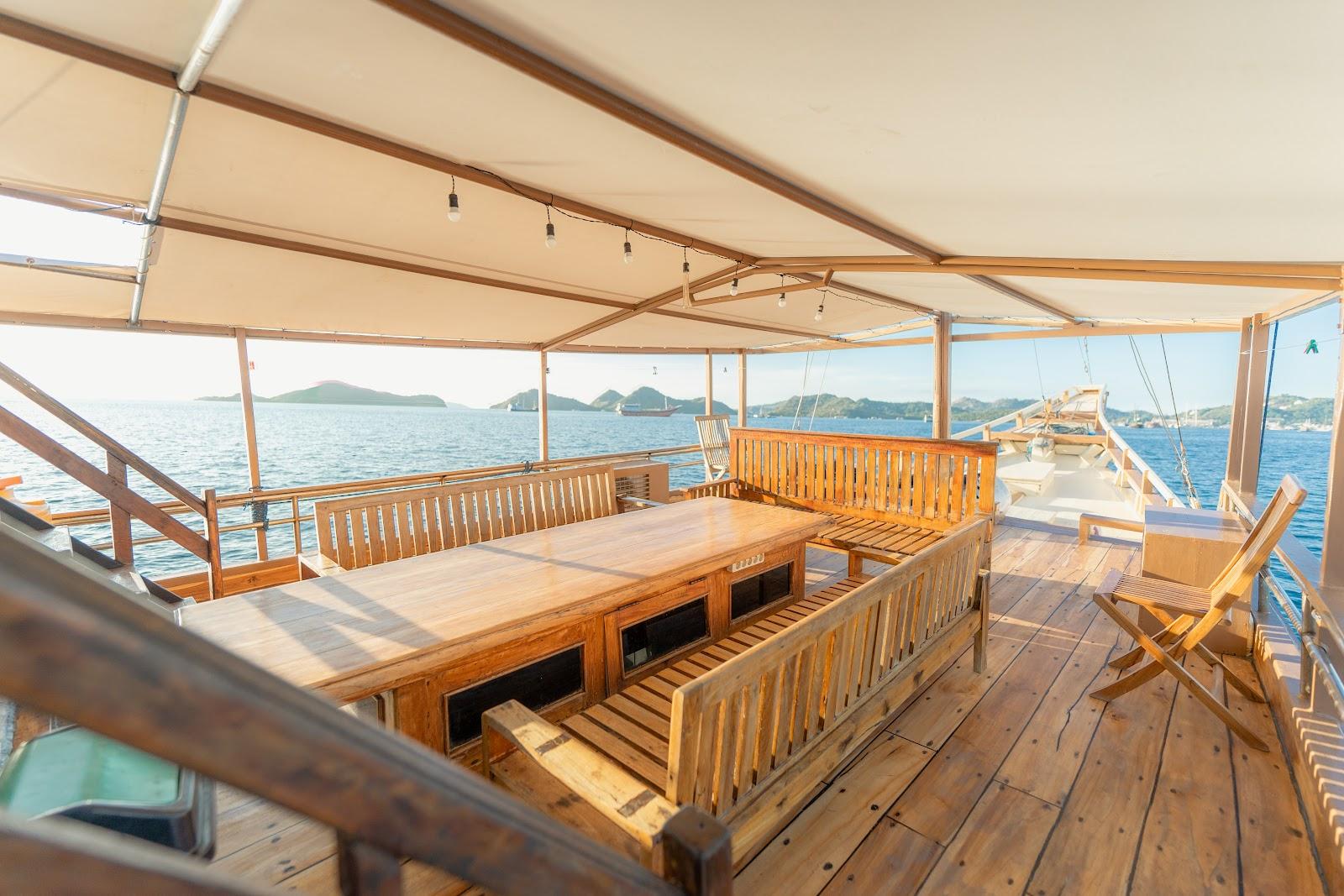 Almadira — Outdoor Dining Room (image 1)