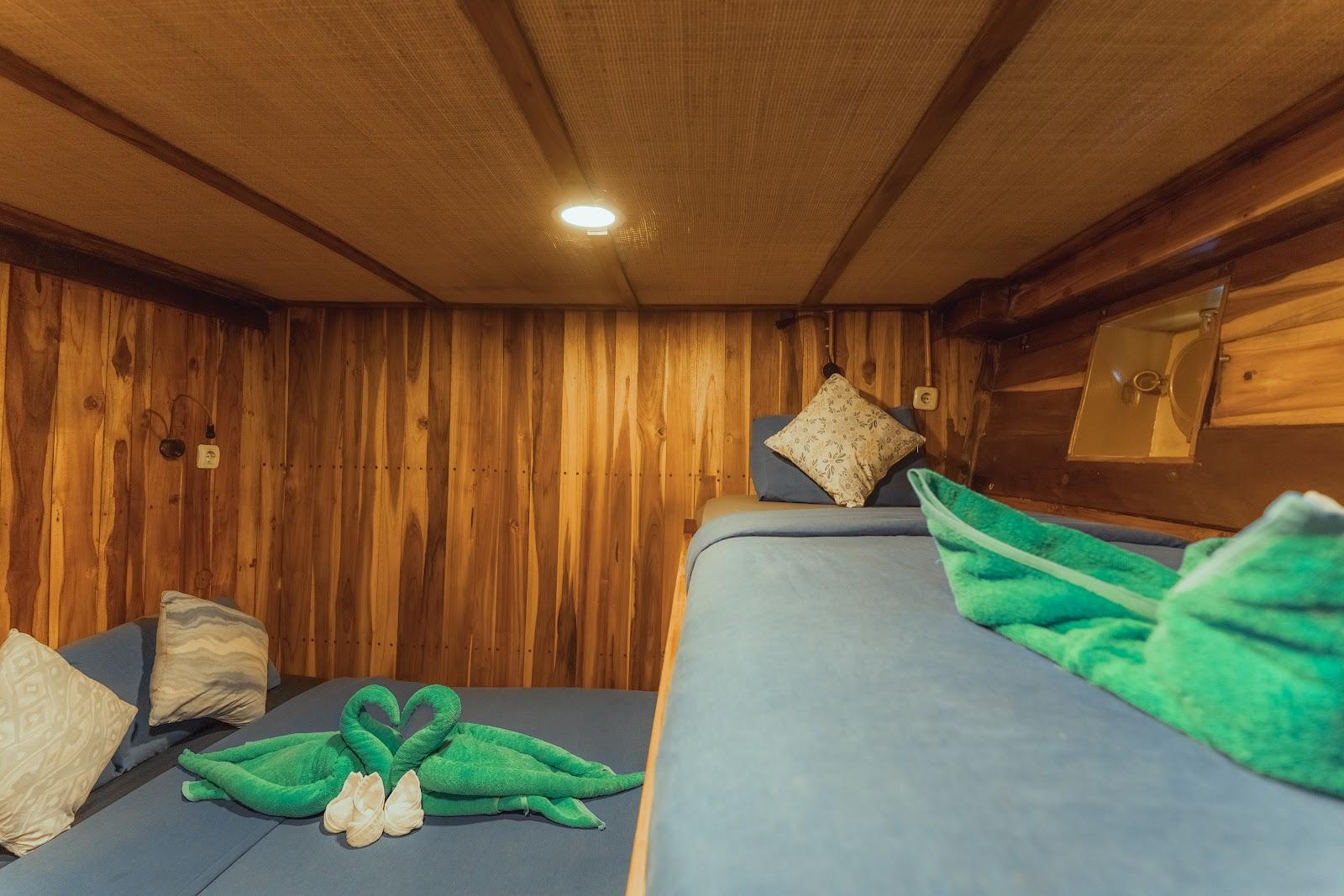 Lamborajo 2 — 1-Superior Cabin (1) Queen Bed + Single Bed - Priavte Bathroom (image 3)
