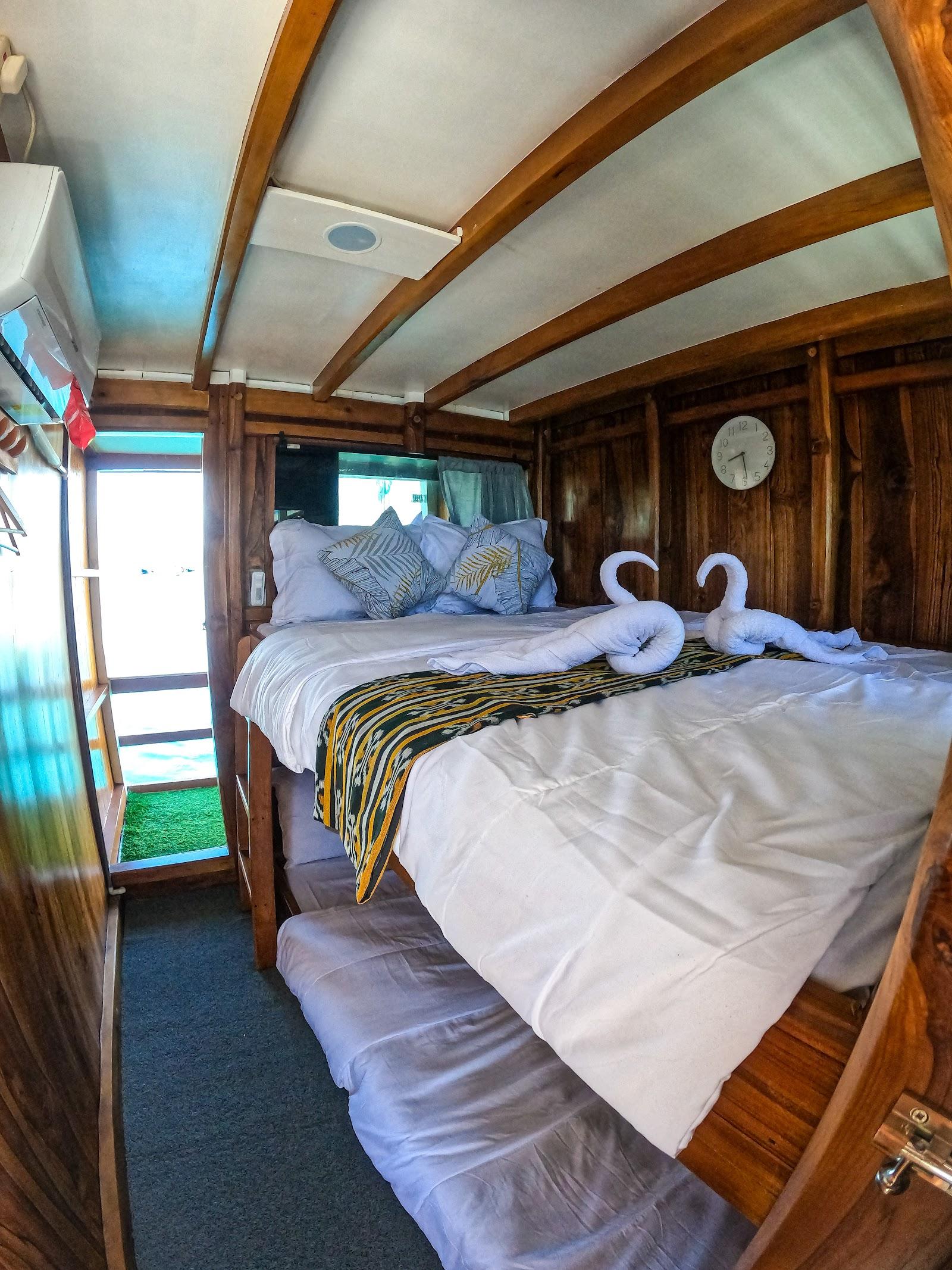 Dinara Live A Board — Cabin Merapi (Family + Balcony + Share bathroom) (image 9)