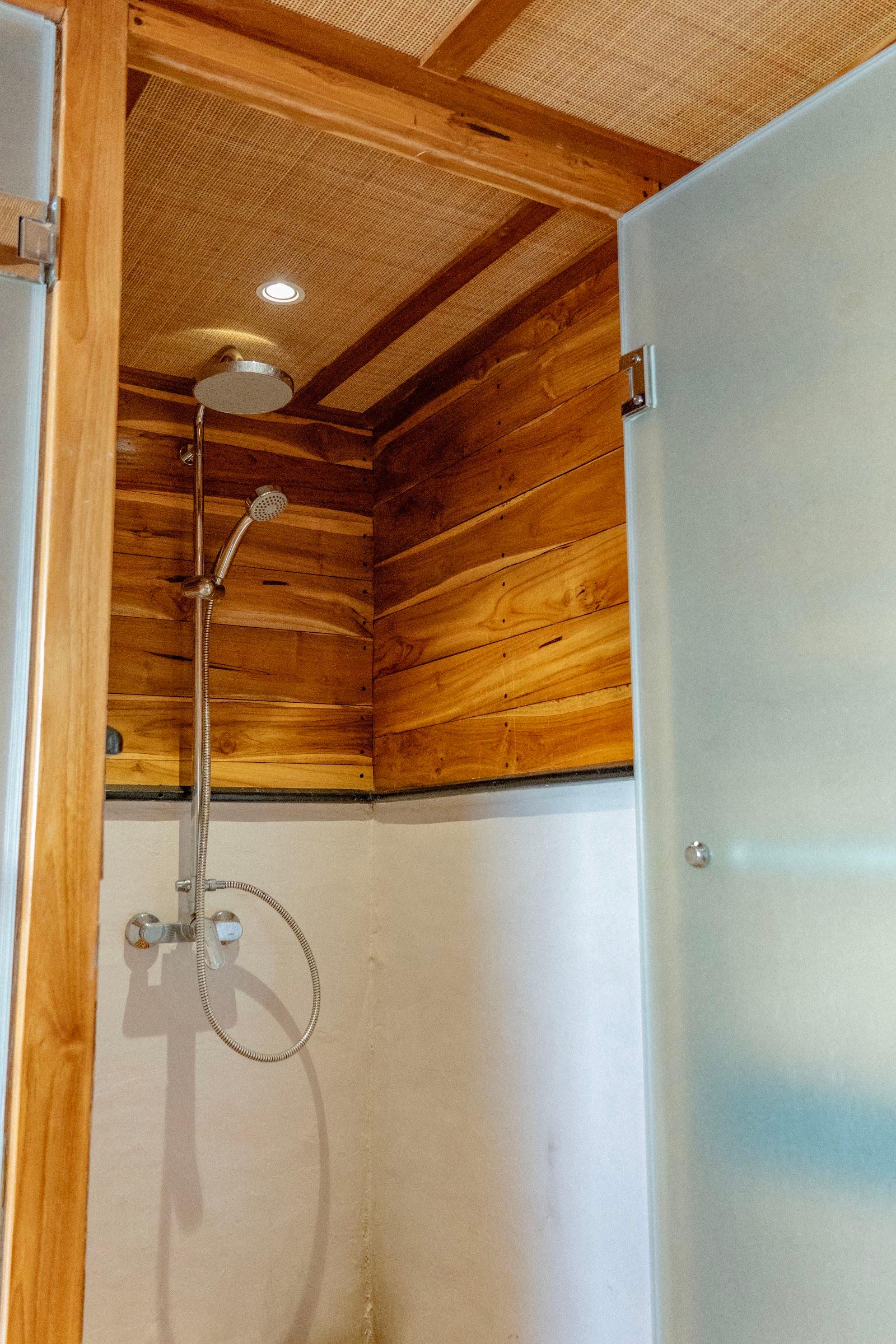 Lamborajo 3 — Cabin 8 (Royal Master - Queen bed + Extra 2x Single Bed + private bathroom and jacuzzi) (image 8)