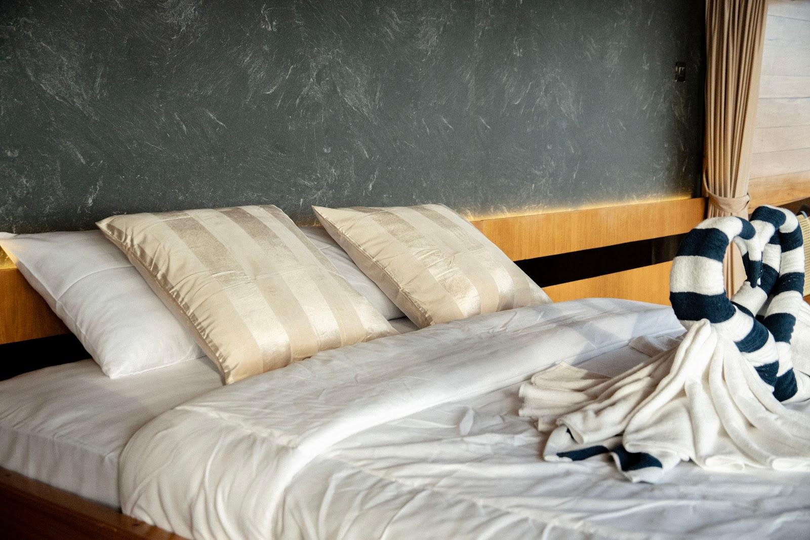 Lamborajo 3 — Cabin 8 (Royal Master - Queen bed + Extra 2x Single Bed + private bathroom and jacuzzi) (image 20)