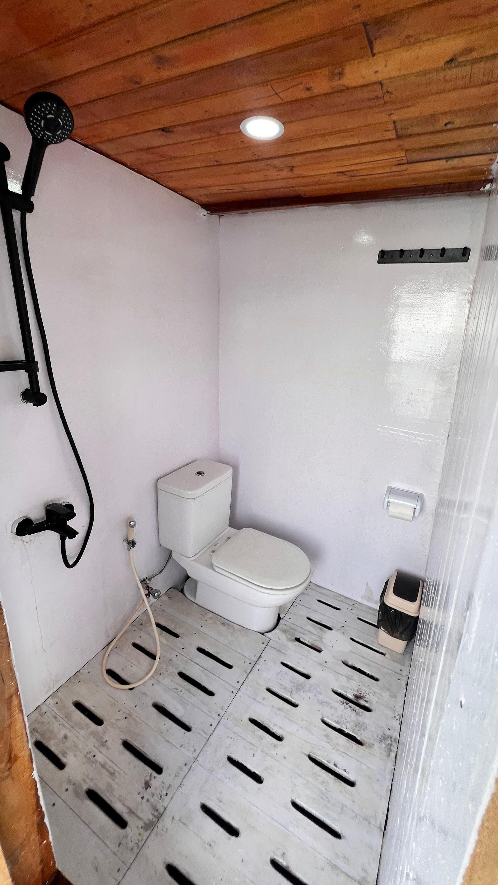 Flores Utama — WC SHARE (image 2)
