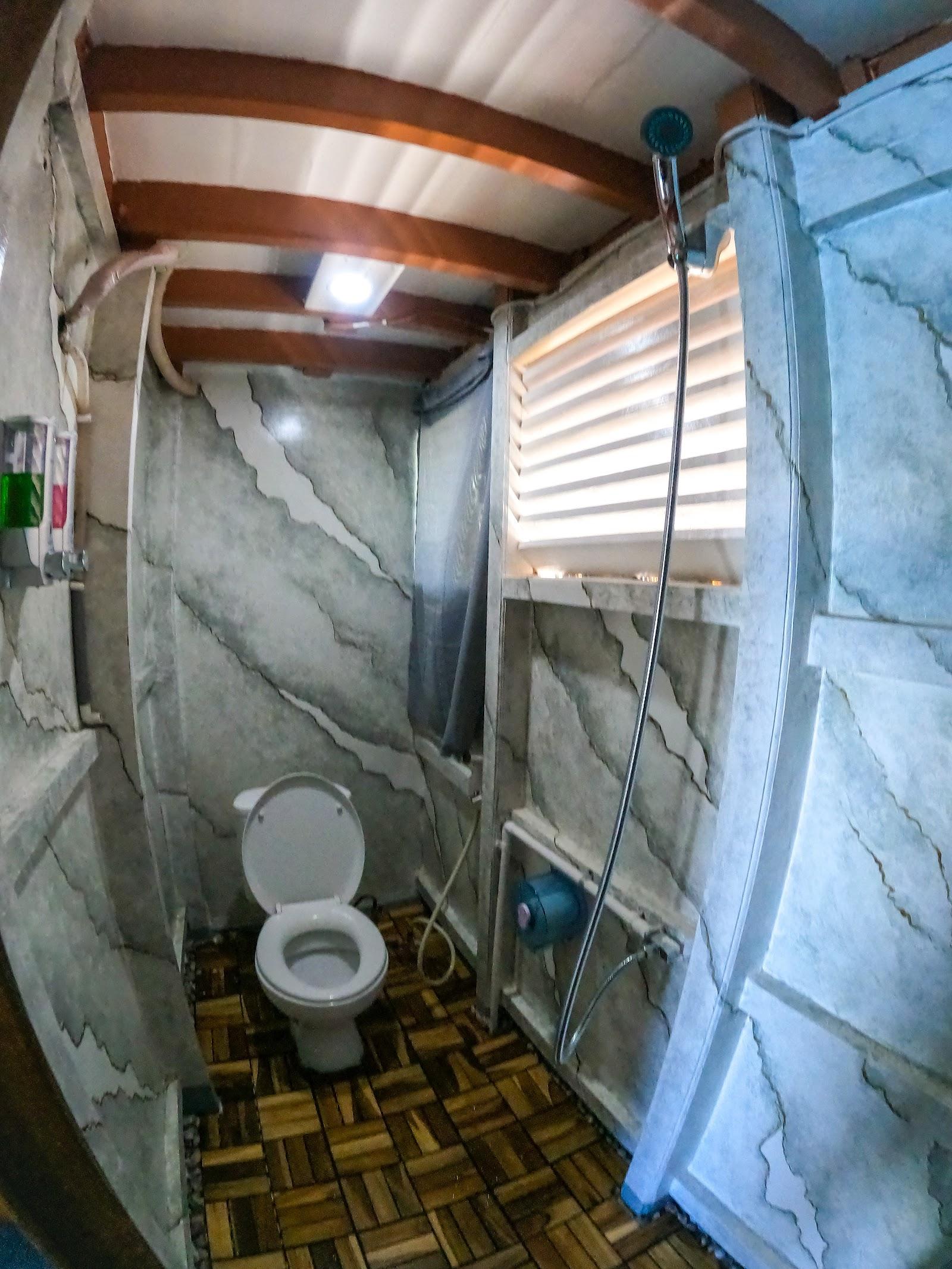 Dinara Live A Board — Cabin Rinjani & Bromo (Private + Bathroom) (image 5)