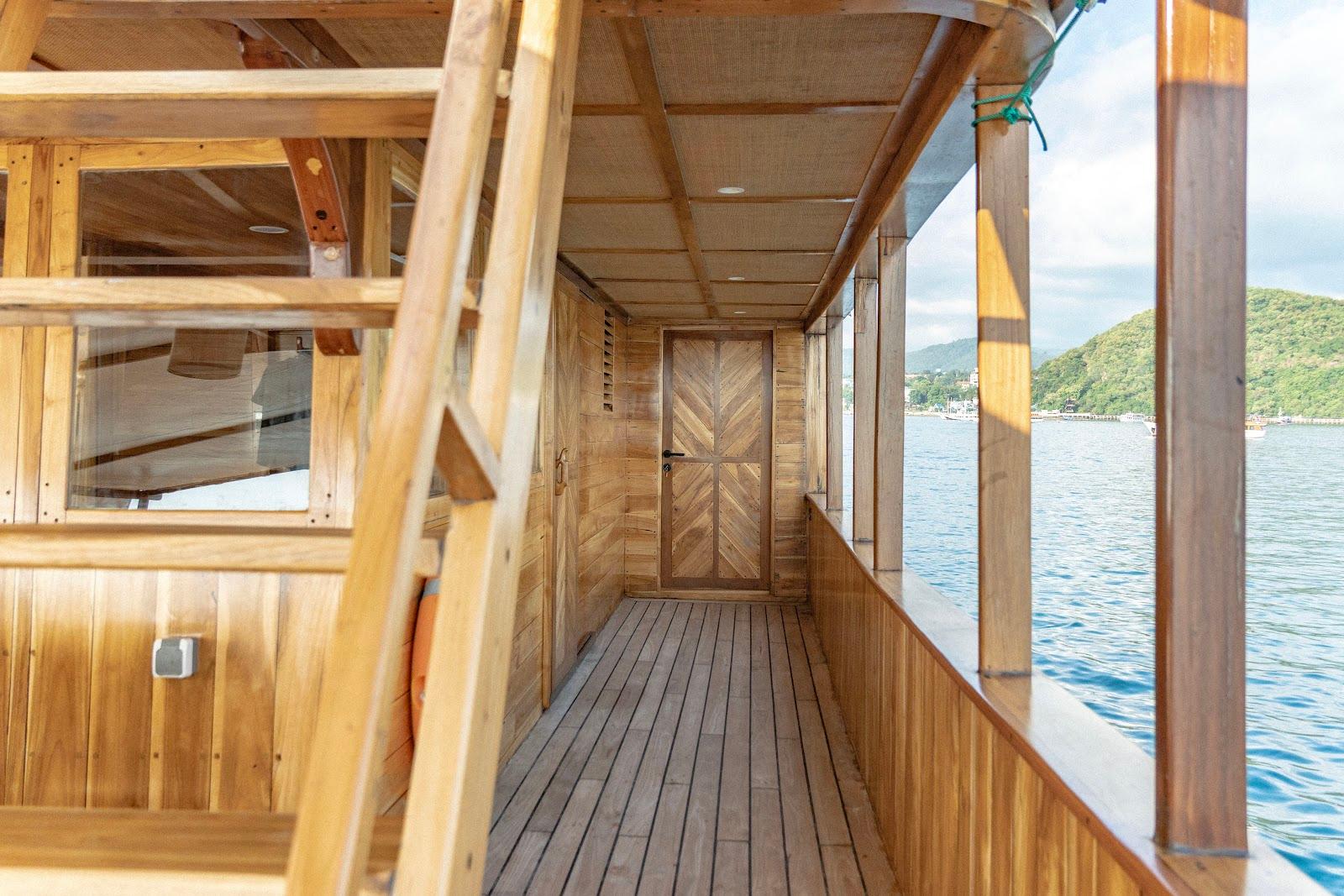 Lamborajo 3 — Sundeck - Middle Deck (image 2)