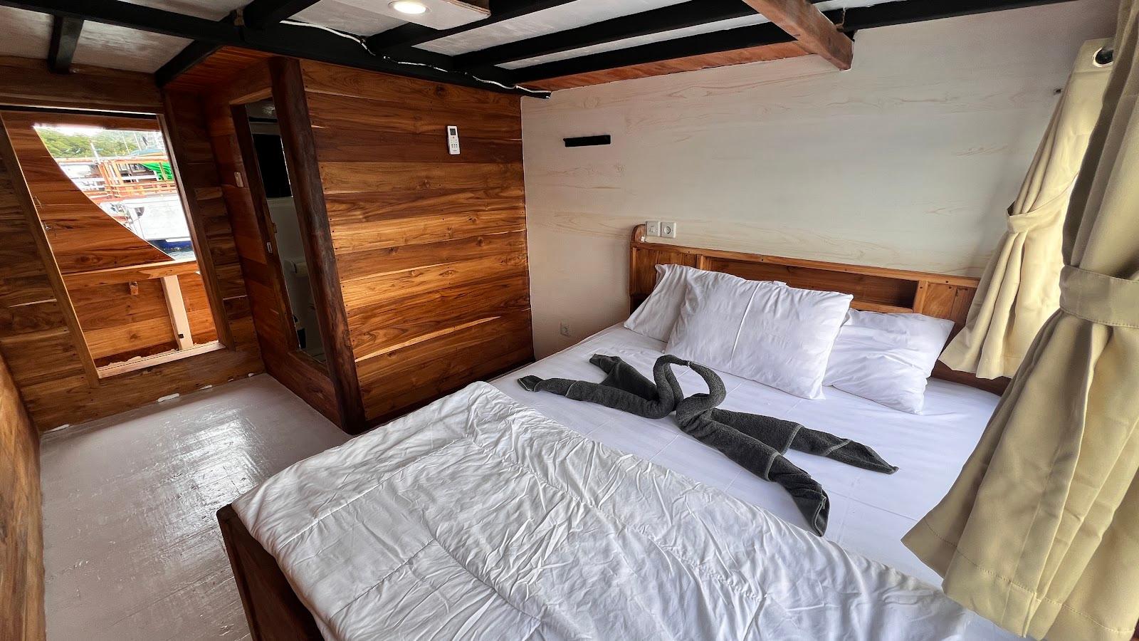 Flores Utama — Master Ocean 2 (Queen Bed + extra bed) (image 4)