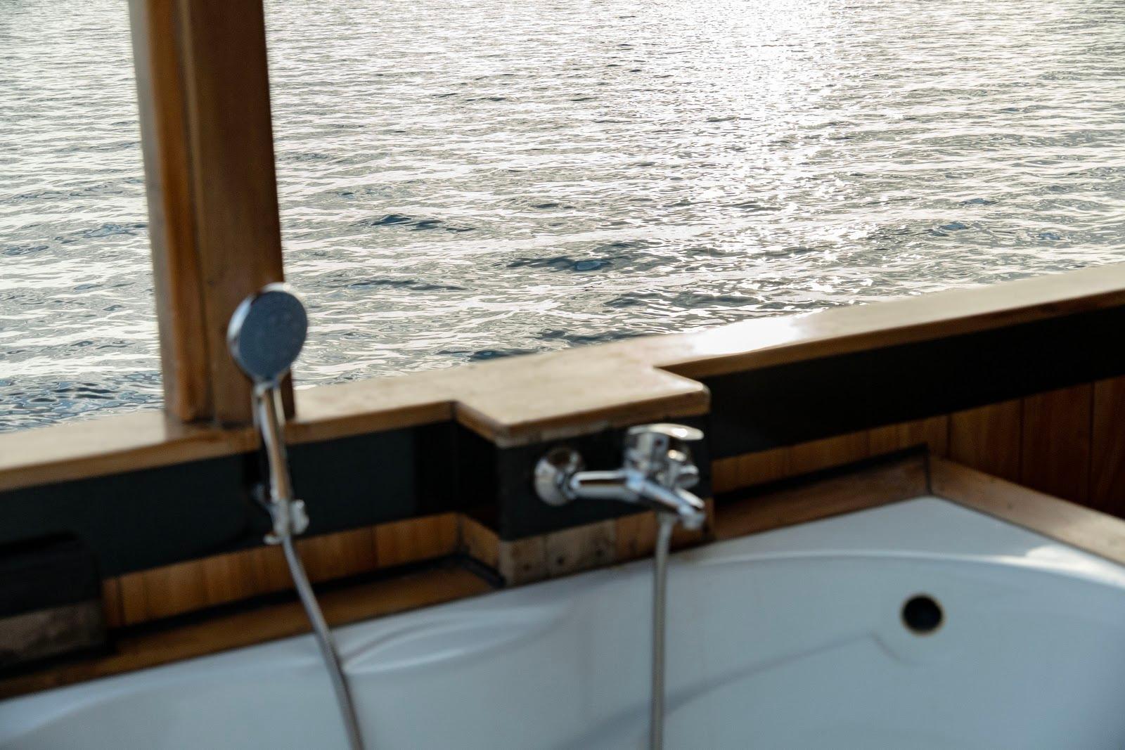 Lamborajo 3 — Cabin 8 (Royal Master - Queen bed + Extra 2x Single Bed + private bathroom and jacuzzi) (image 13)