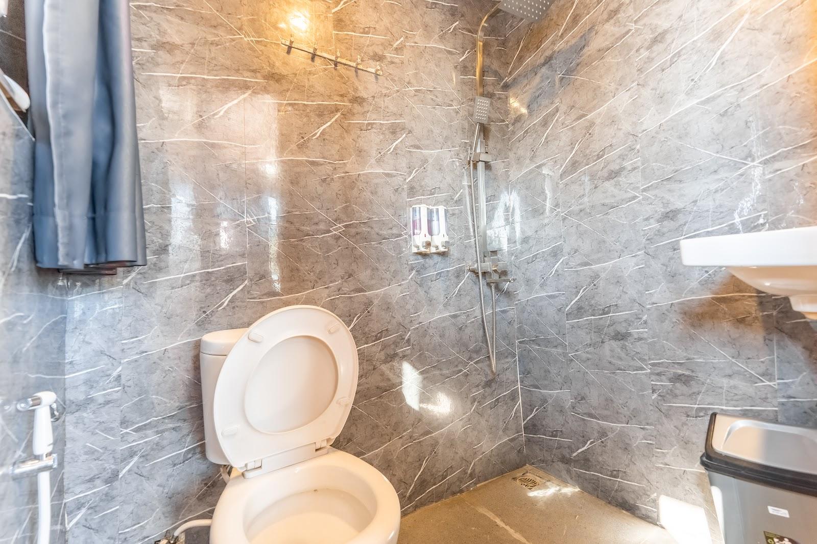 Lamborajo 2 — 6-Family Ocean-(1) Queen bed + 2xExtra Bed -Private bathroom (image 8)