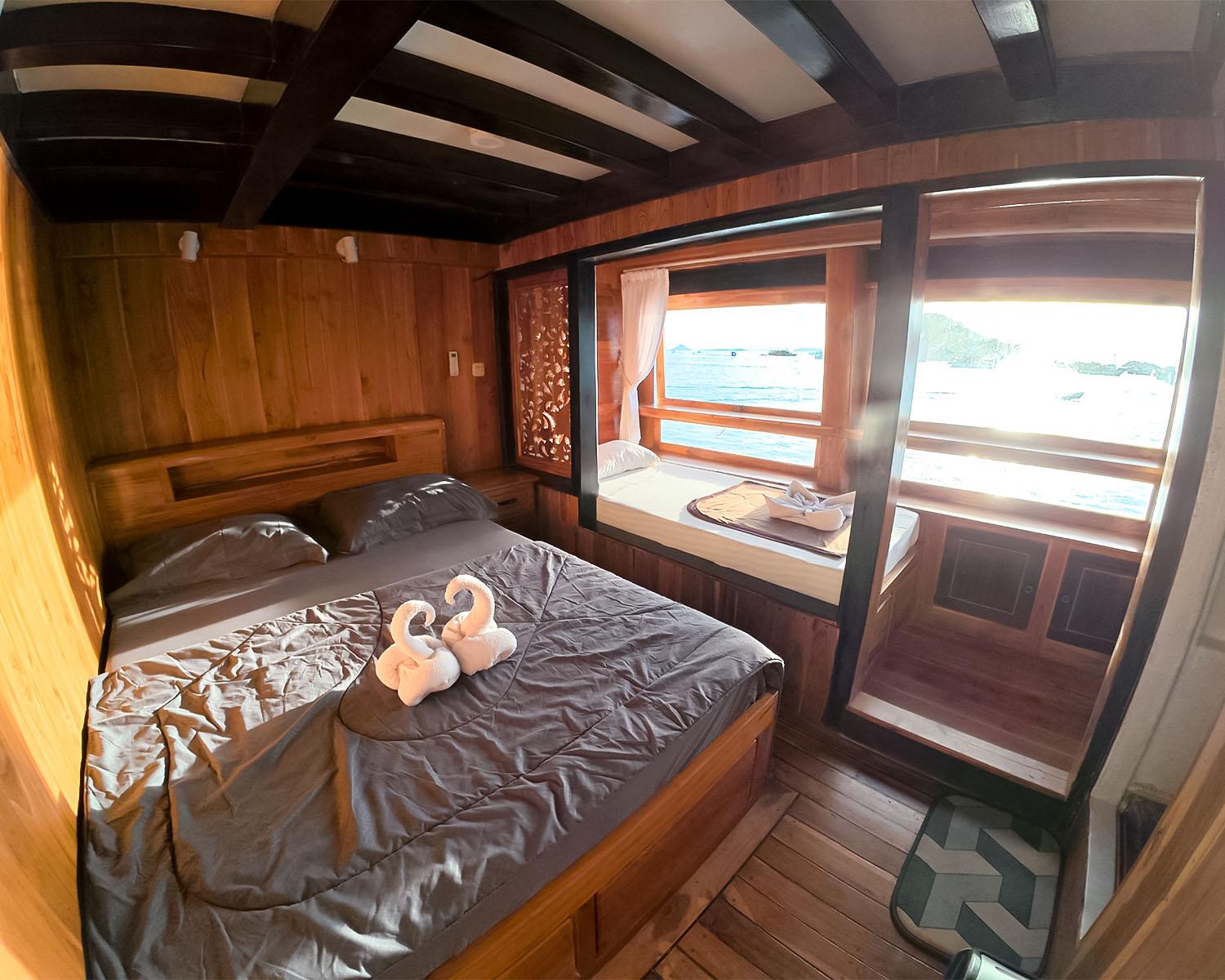 Alfathran 3 — Cabin 3-4 : Flores Room (Queen Bed, Private Bathroom) (image 4)