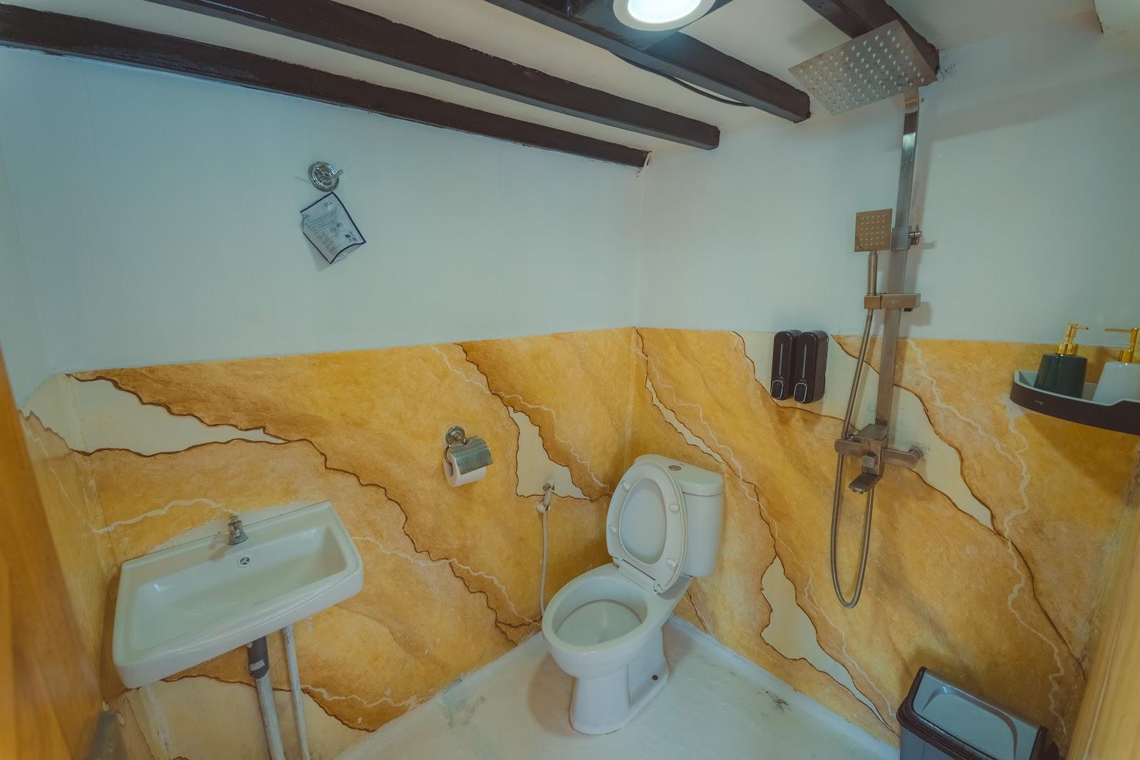 Lamborajo 2 — 8-Master Ocean-(2) Queen bed + Extra Bed -Private bathroom, balcony (image 3)