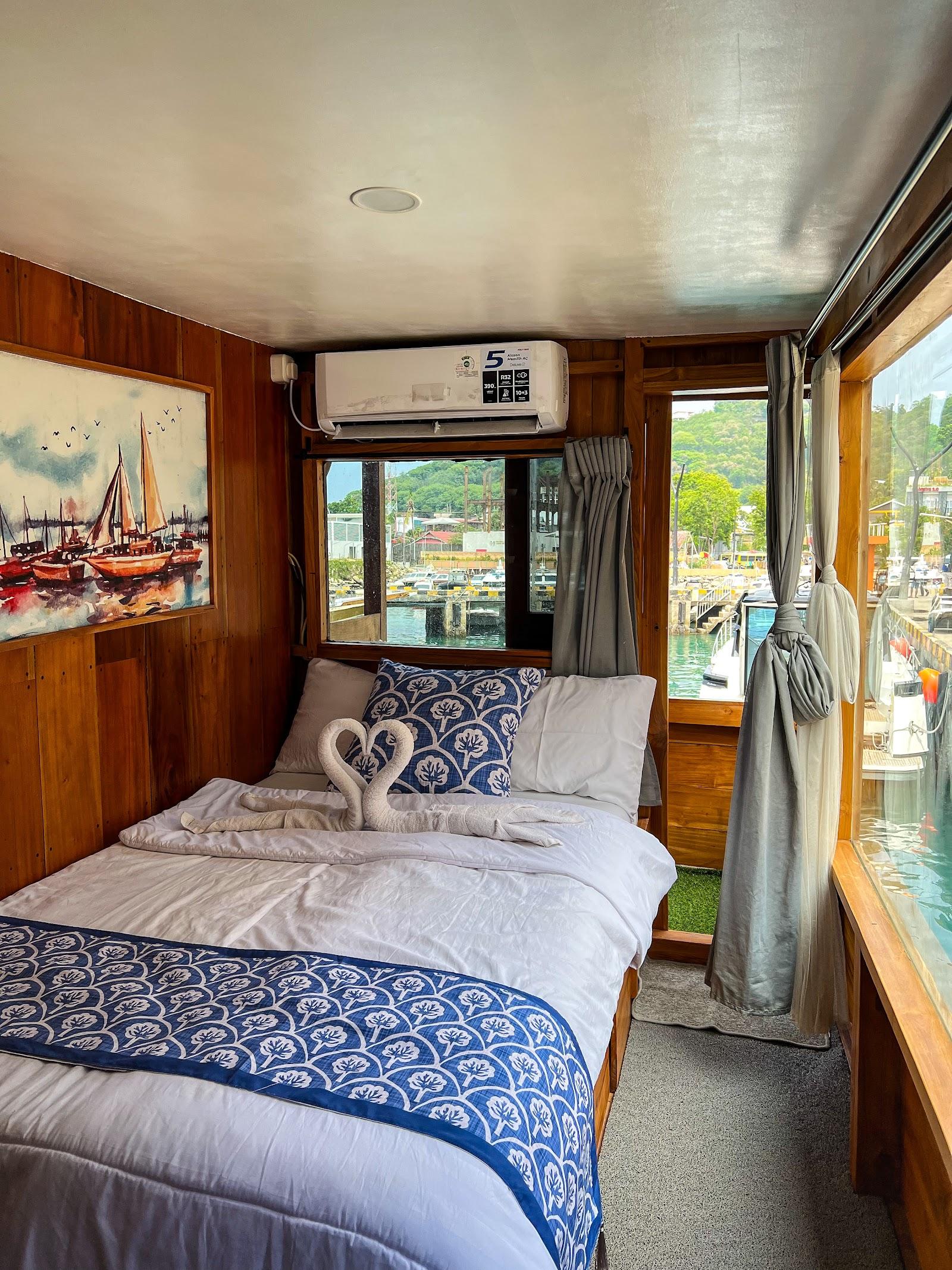 Dinara Live A Board — Cabin Krakatau & Semeru (Master + Full sea view + Bathroom + Balcony) (image 9)