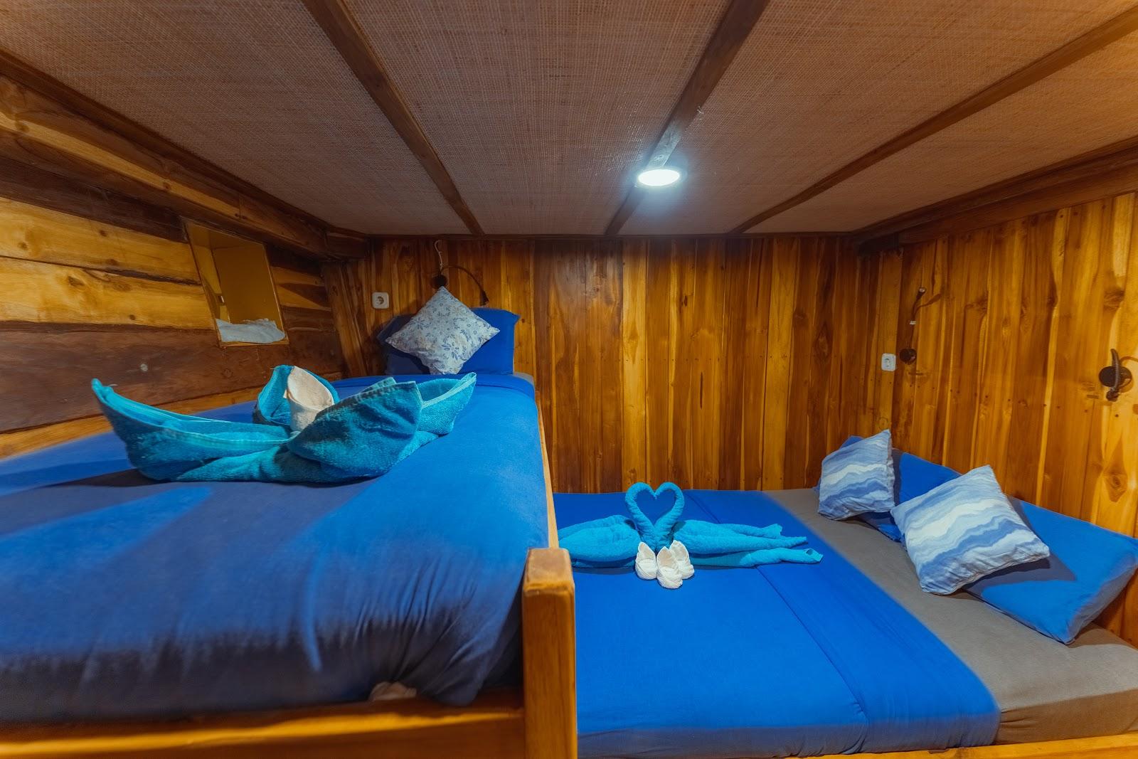 Lamborajo 2 — 4-Superior Cabin (4) Queen Bed + Single Bed - Priavte Bathroom (image 3)