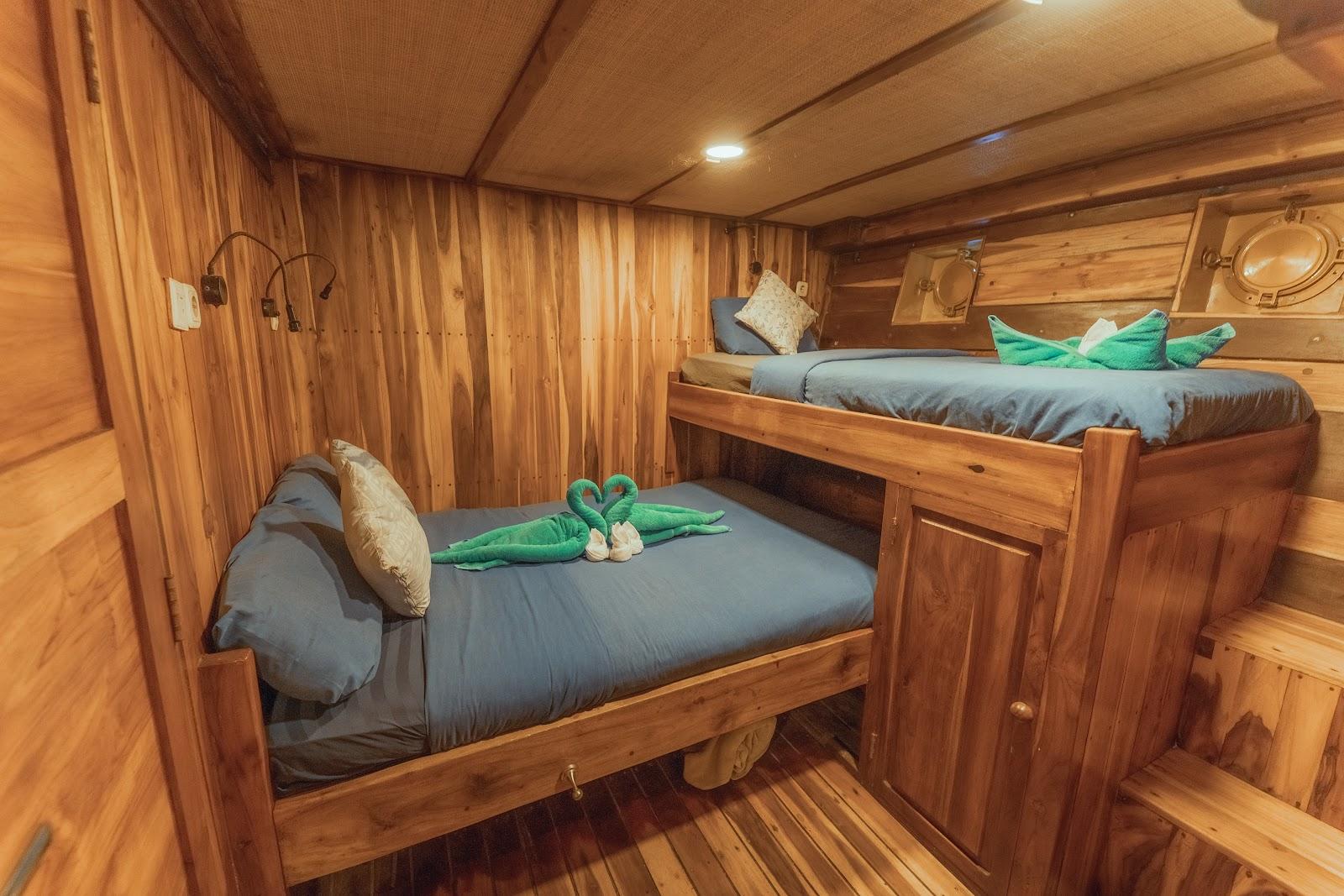Lamborajo 2 — 1-Superior Cabin (1) Queen Bed + Single Bed - Priavte Bathroom (image 1)