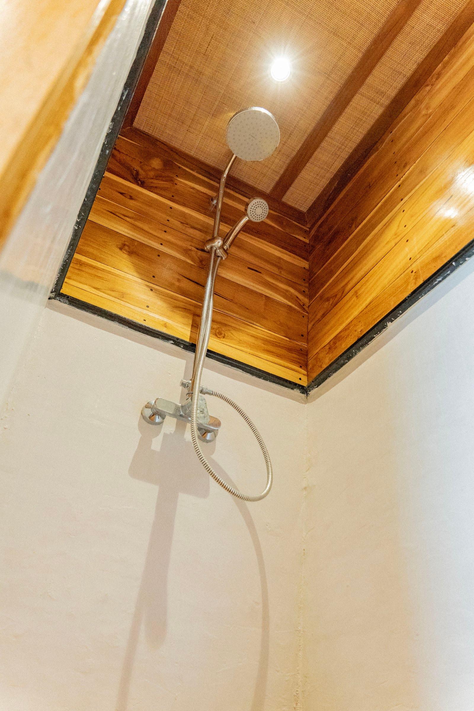 Lamborajo 3 — Cabin 7 (Royal Master - Queen bed + Extra 2x Single Bed + private bathroom and jacuzzi) (image 15)