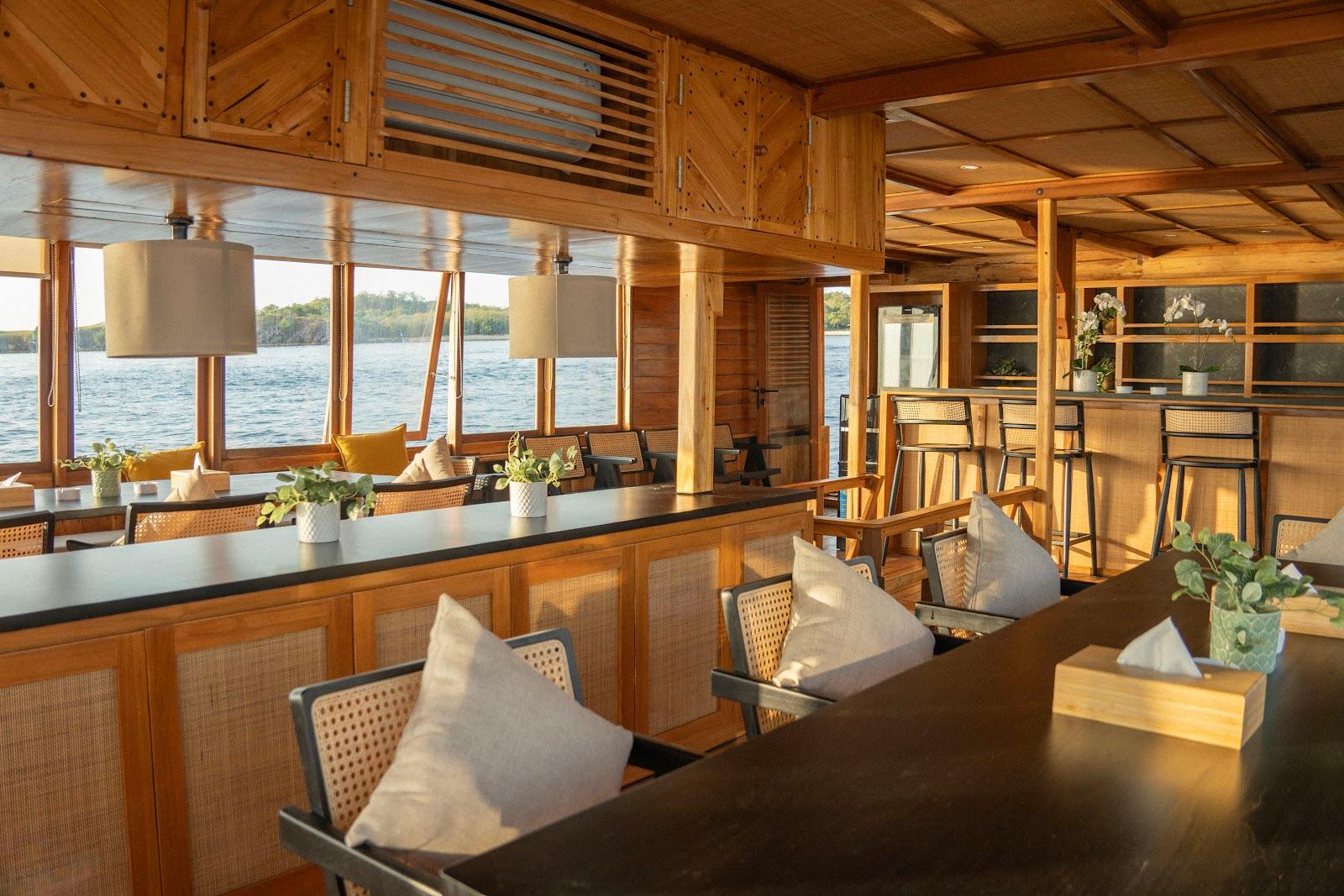 Lamborajo 3 — Dining Room (image 39)