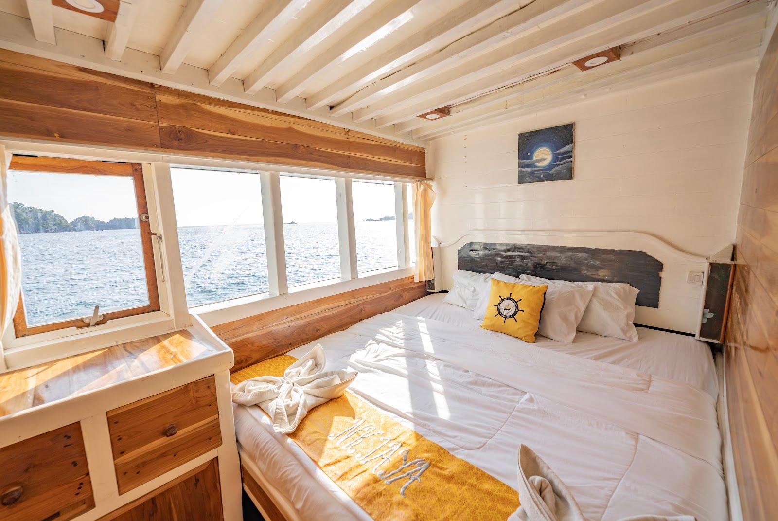 NK Jaya 1 — 1. Cabin 1 - Full Ocean View (image 3)