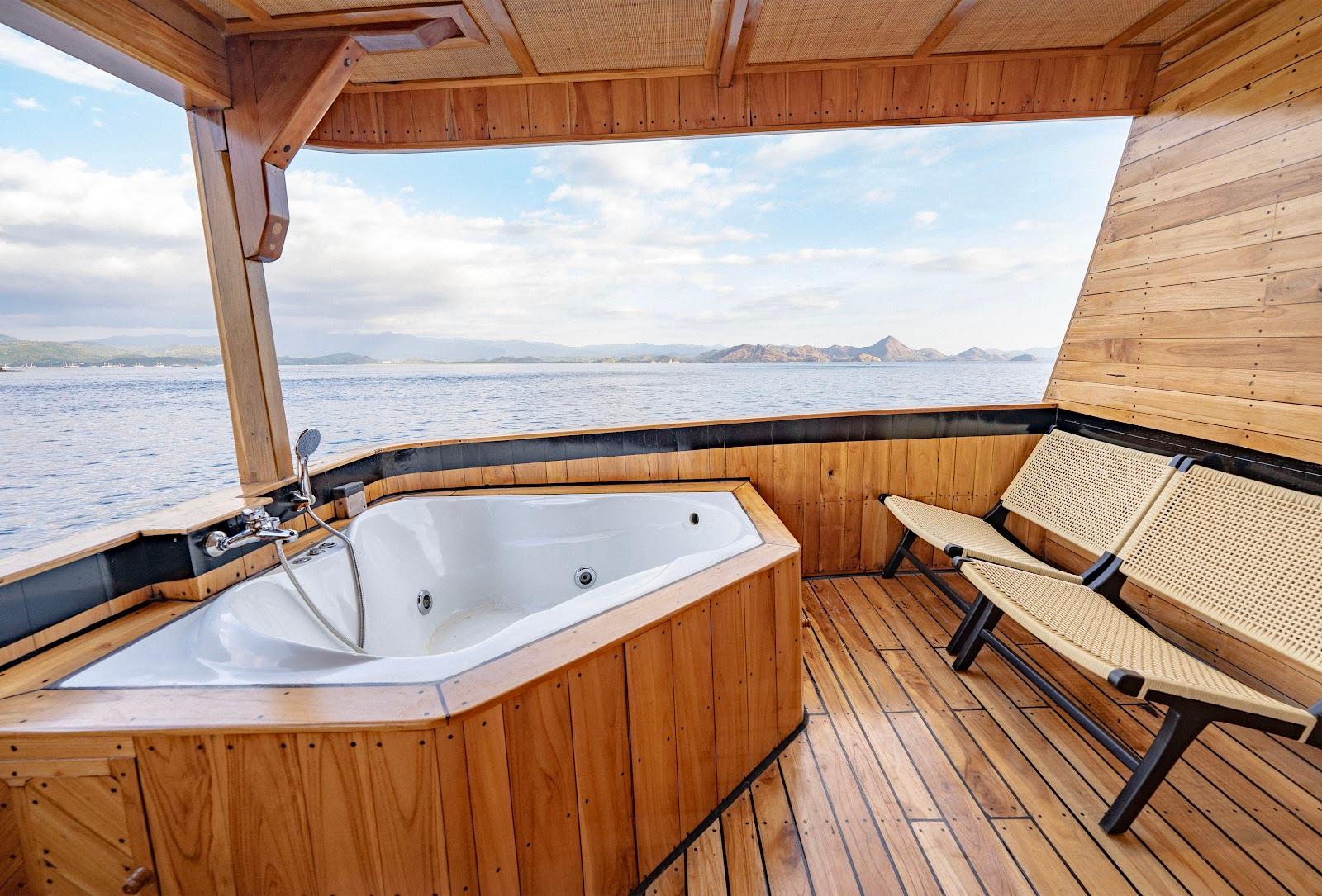 Lamborajo 3 — Cabin 7 (Royal Master - Queen bed + Extra 2x Single Bed + private bathroom and jacuzzi) (image 7)