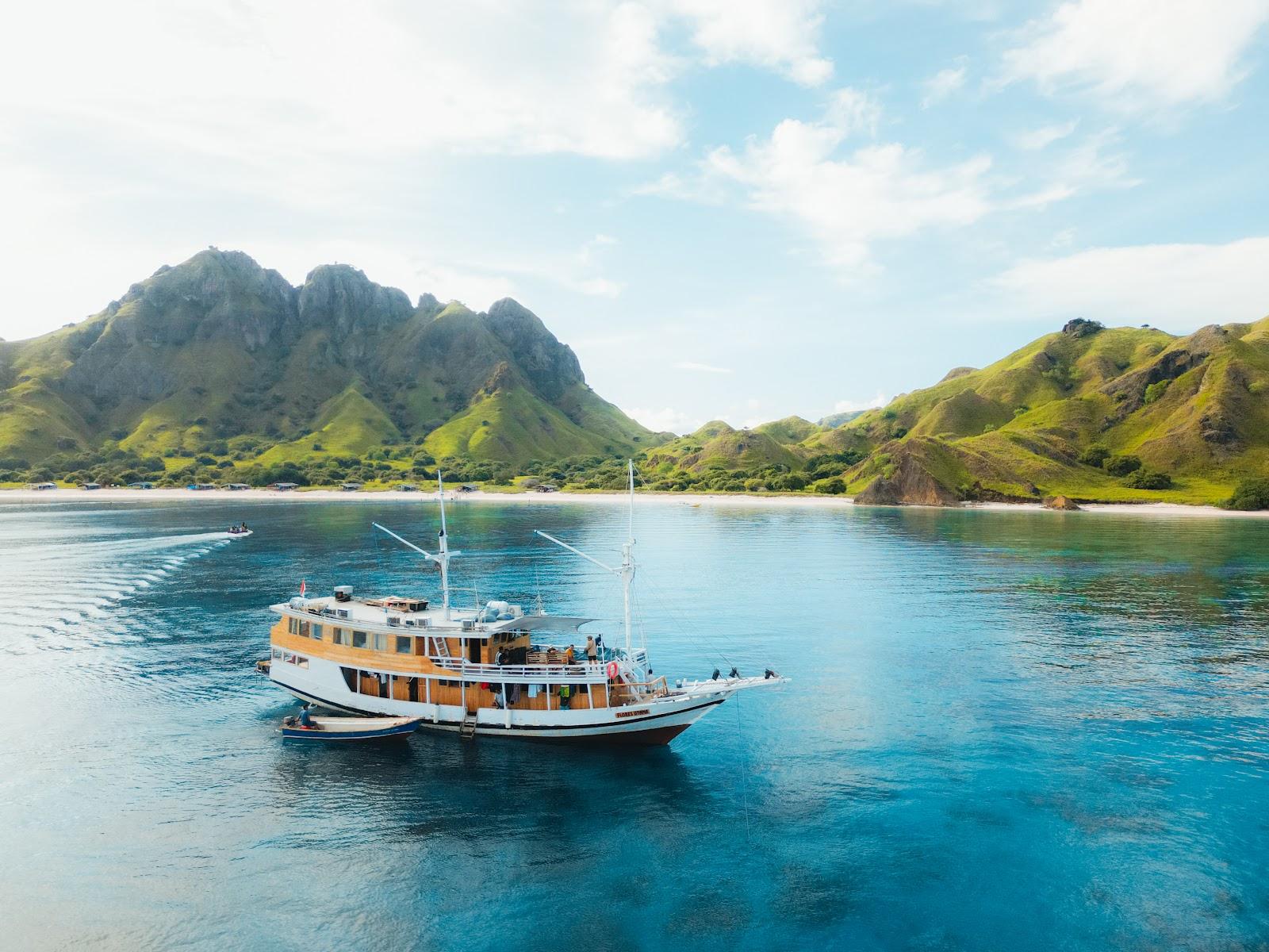 Flores Utama — #BOAT (image 2)