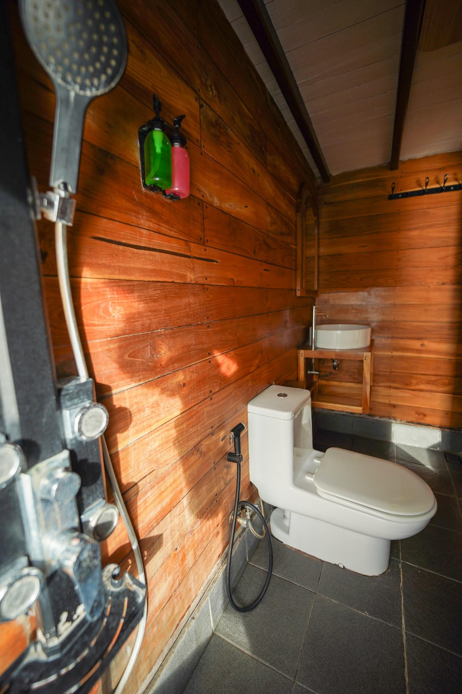 Yumana — 2_Signature Cabin Upper Deck (image 7)
