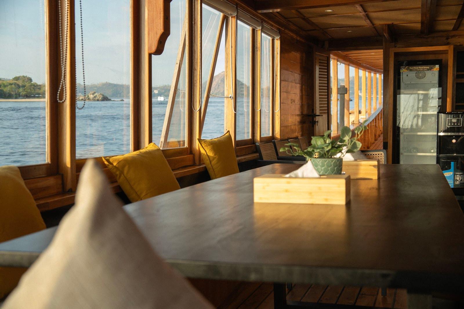 Lamborajo 3 — Dining Room (image 40)