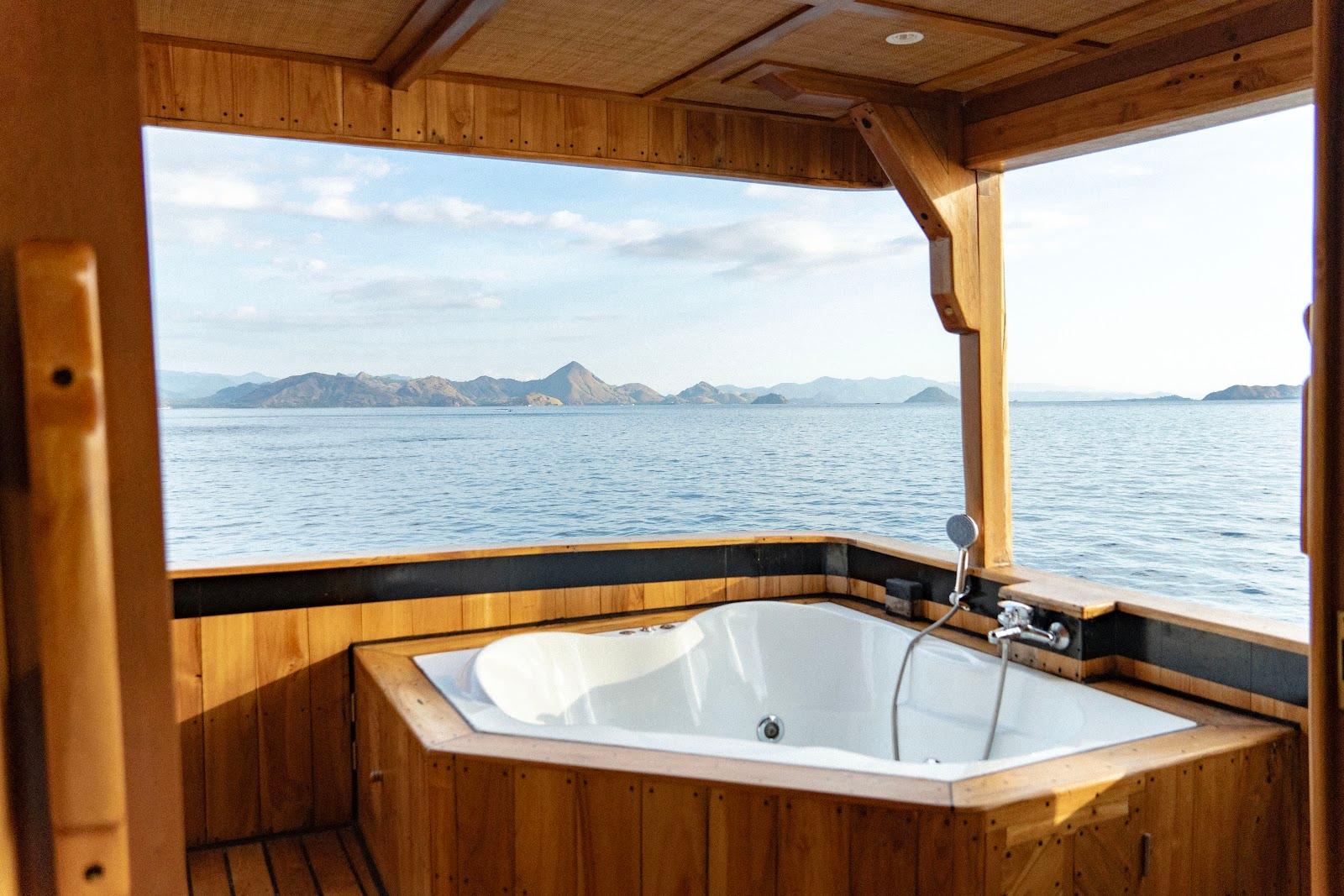 Lamborajo 3 — Cabin 8 (Royal Master - Queen bed + Extra 2x Single Bed + private bathroom and jacuzzi) (image 14)
