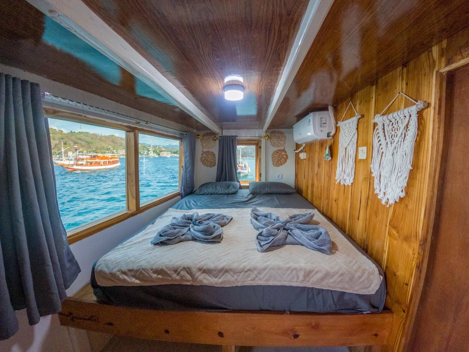 Almadira — CABIN 4-5 - Deluxe Ocean Upper Deck (queen Bed + Bathroom) (image 4)