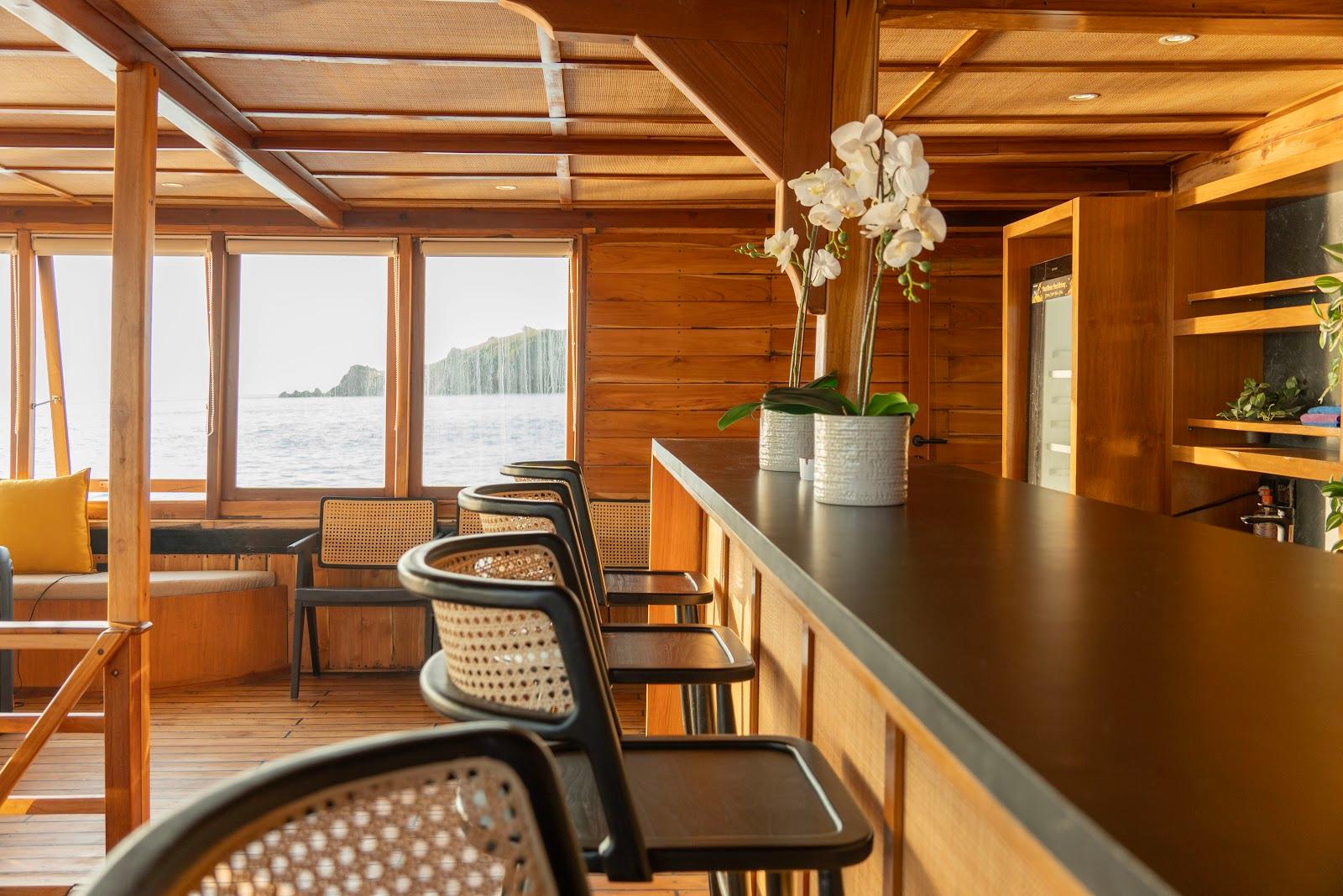 Lamborajo 3 — Dining Room (image 36)