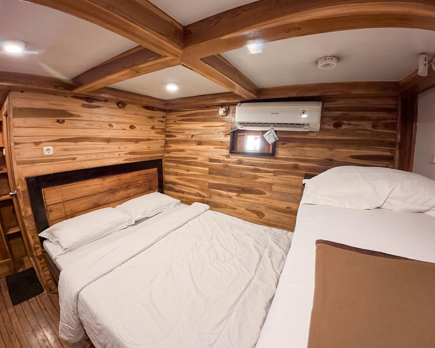Alfathran 3 — Cabin 7-10 : Gili Room (Queen Bed + Private Bathroom) (image 3)
