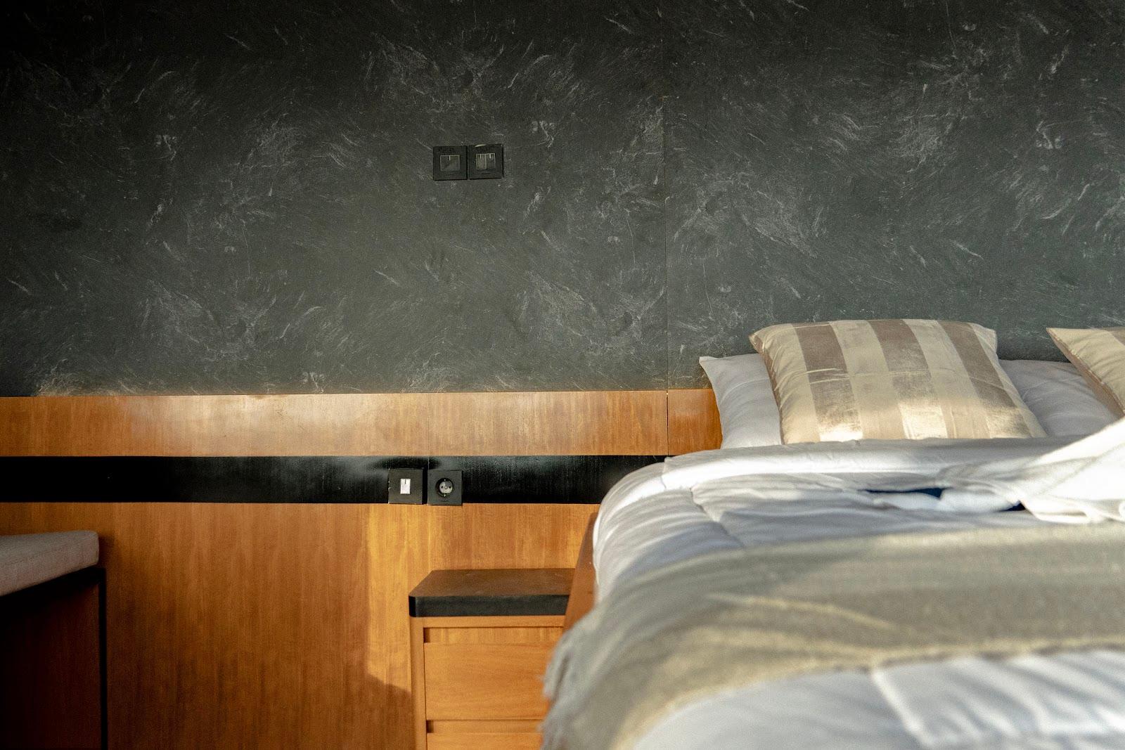 Lamborajo 3 — Cabin 8 (Royal Master - Queen bed + Extra 2x Single Bed + private bathroom and jacuzzi) (image 18)