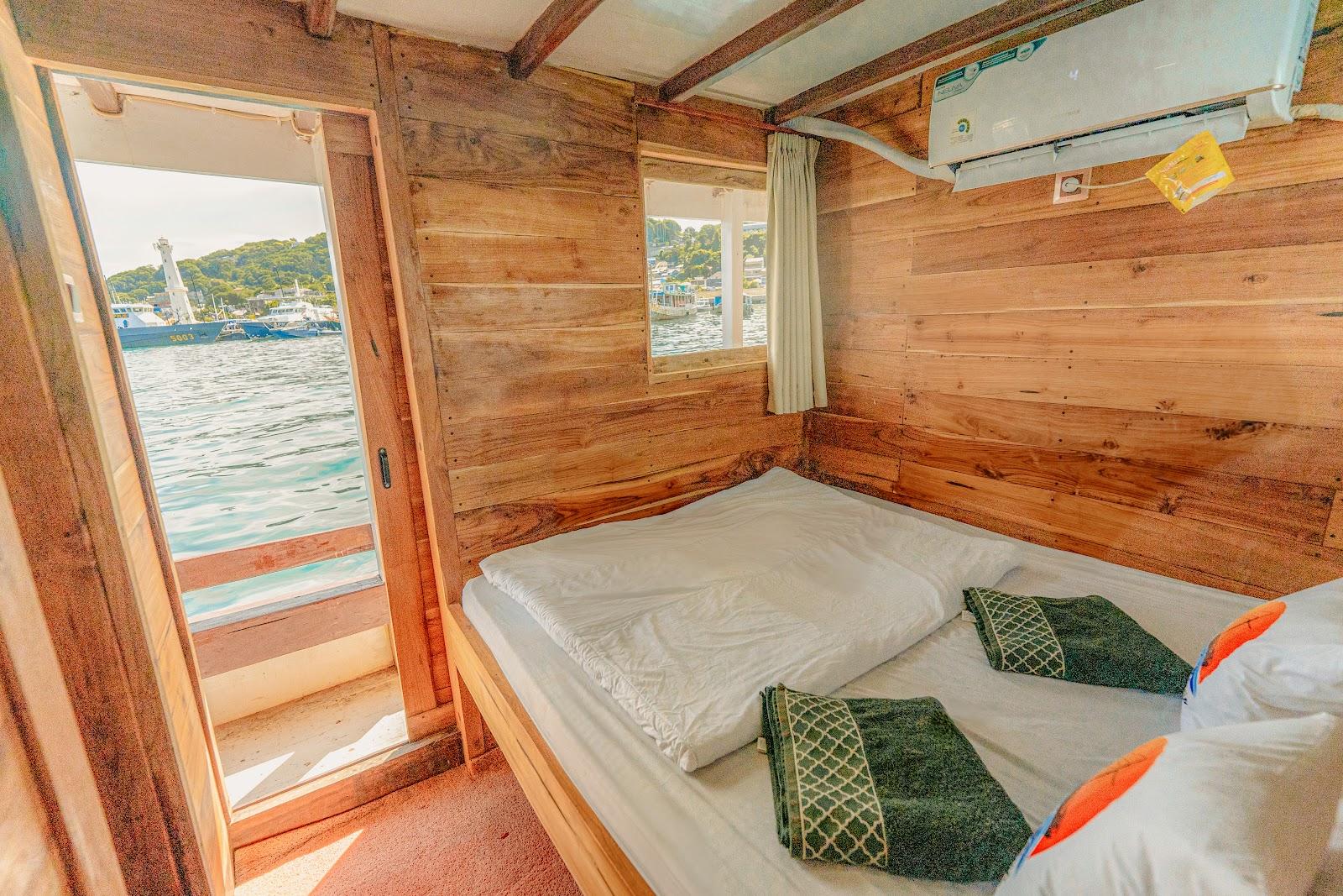 Pesona Bajo — 2-3. Deluxe Double - Queen Bed + Private Bathroom (image 14)