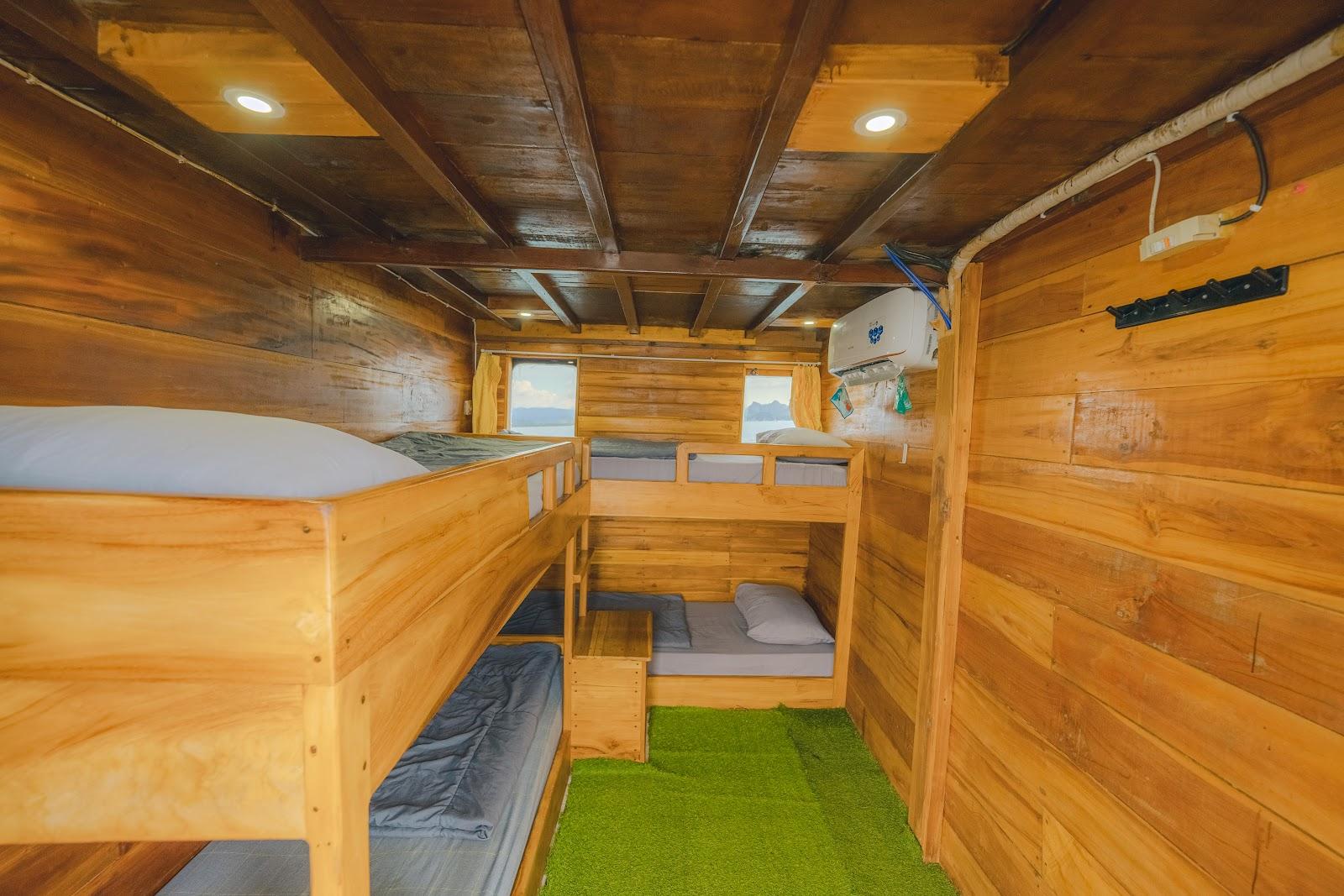 Balaraja — 2-Share Cabin(2) - 4x Single Bunk Bed (image 1)