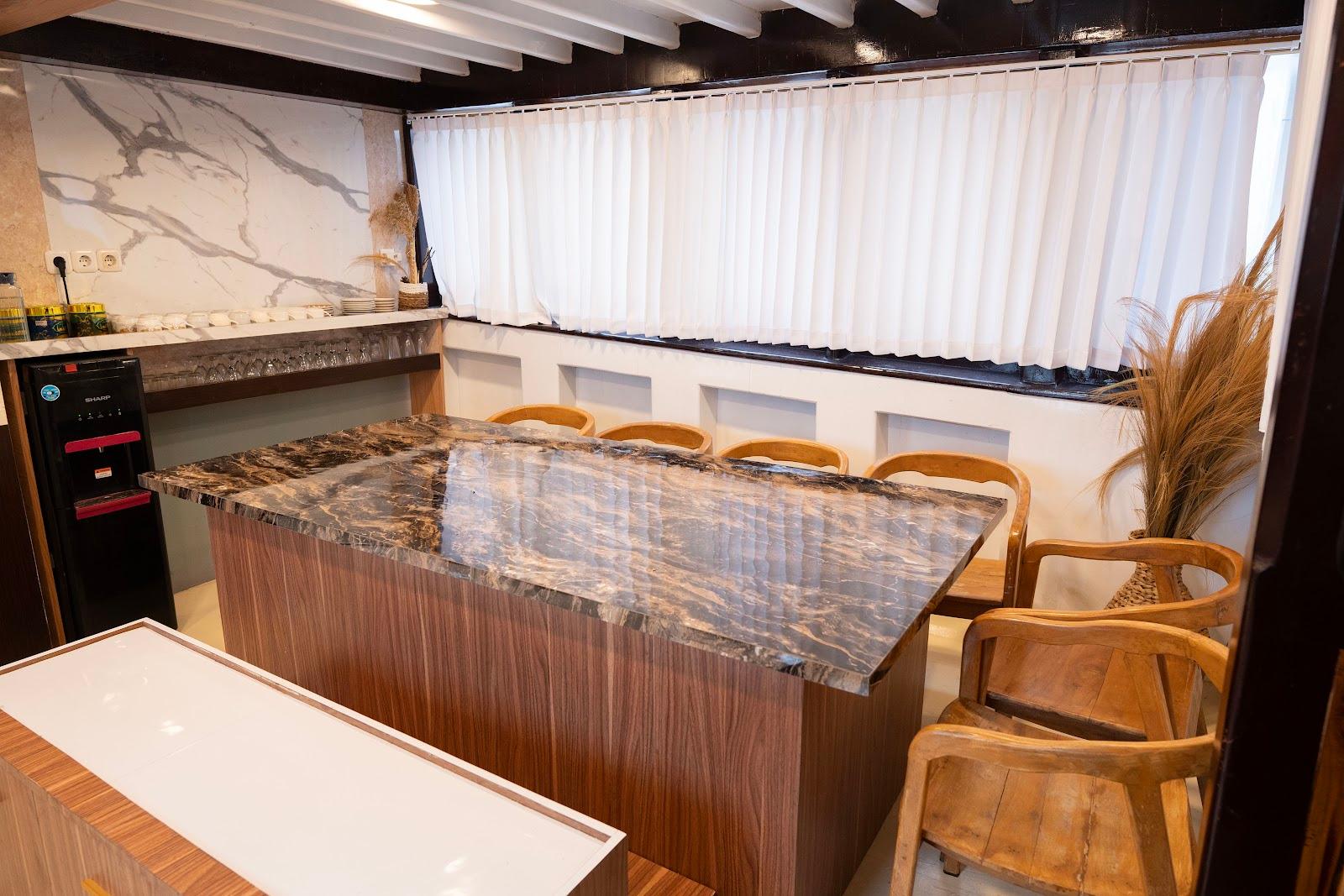 Alfathran — Dining Room + Public Area (image 8)