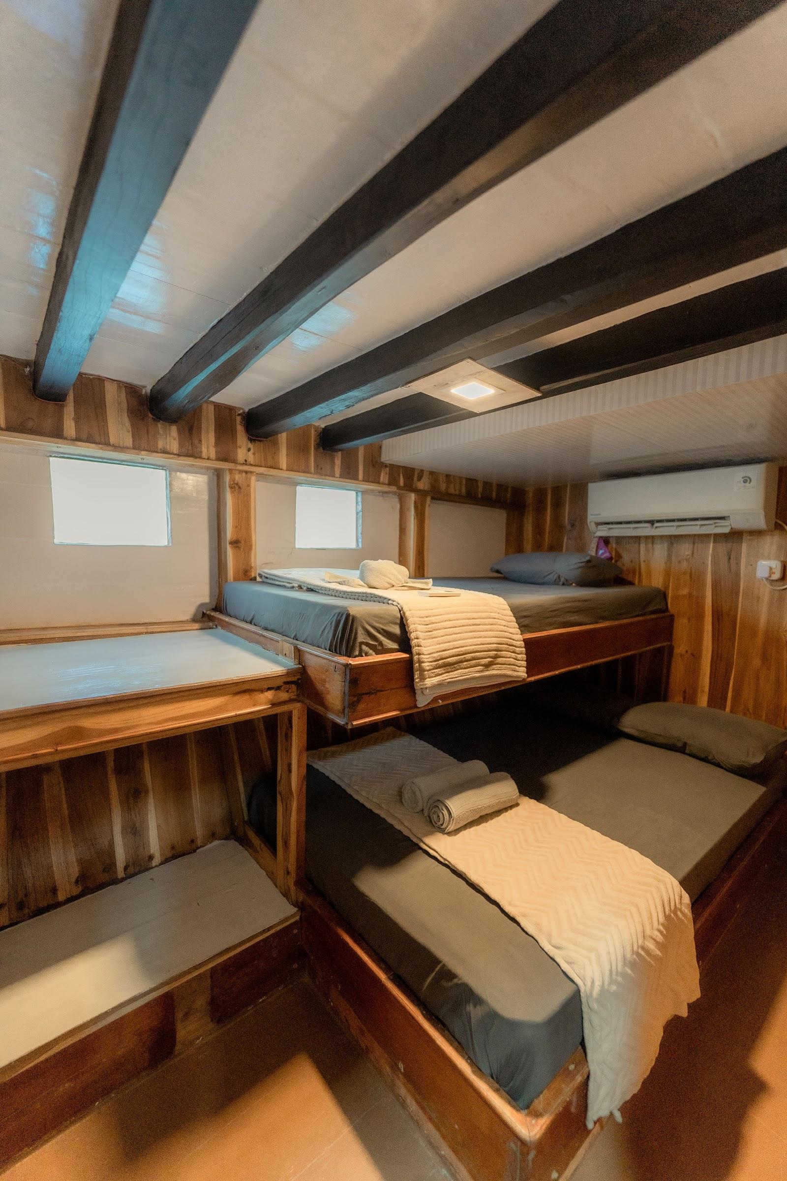 Almadira — CABIN 1-2- Share:Private (QueenBed + Single Bed) (image 4)