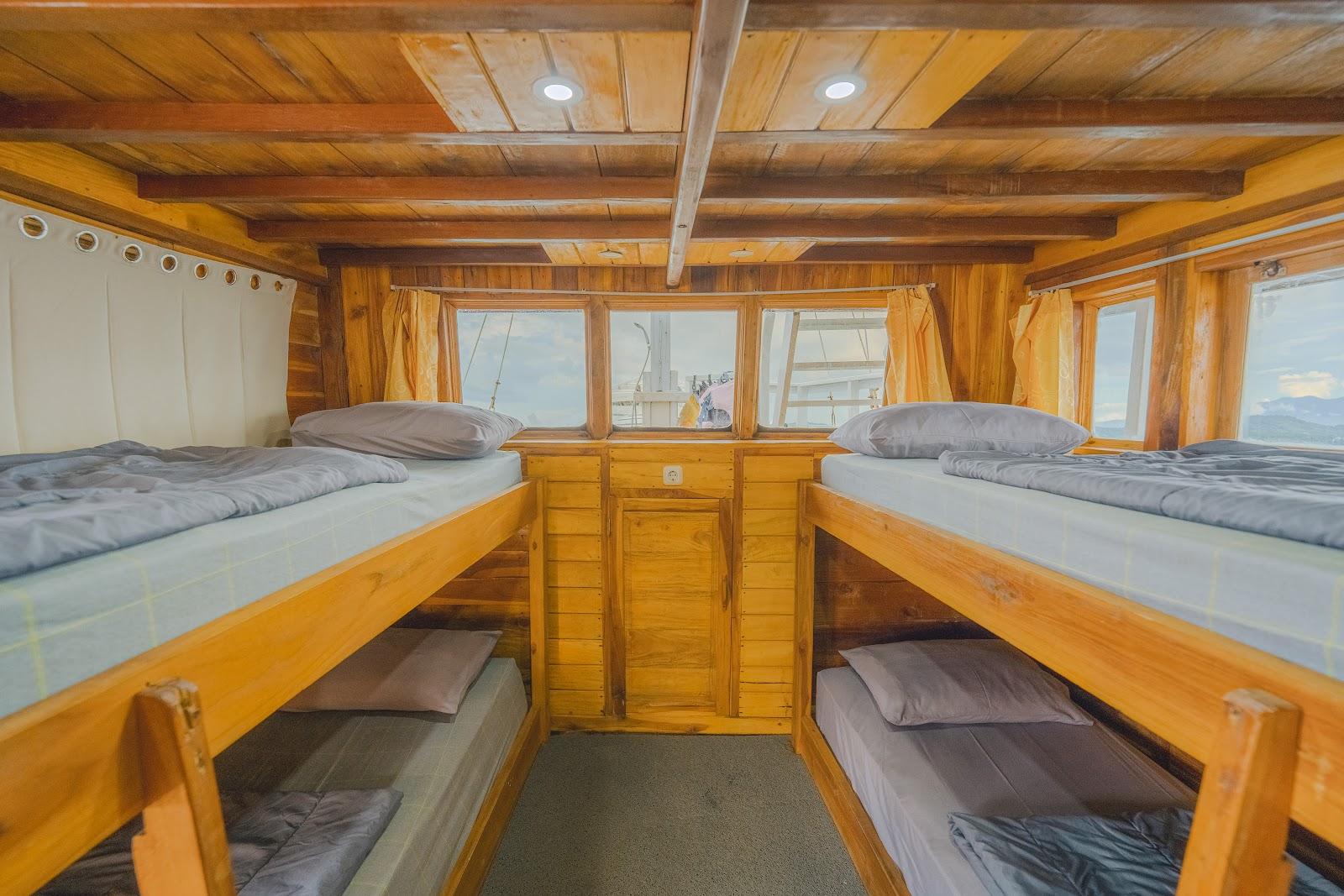Balaraja — 1-Share Cabin(1) - 4x Single Bunk Bed (image 1)