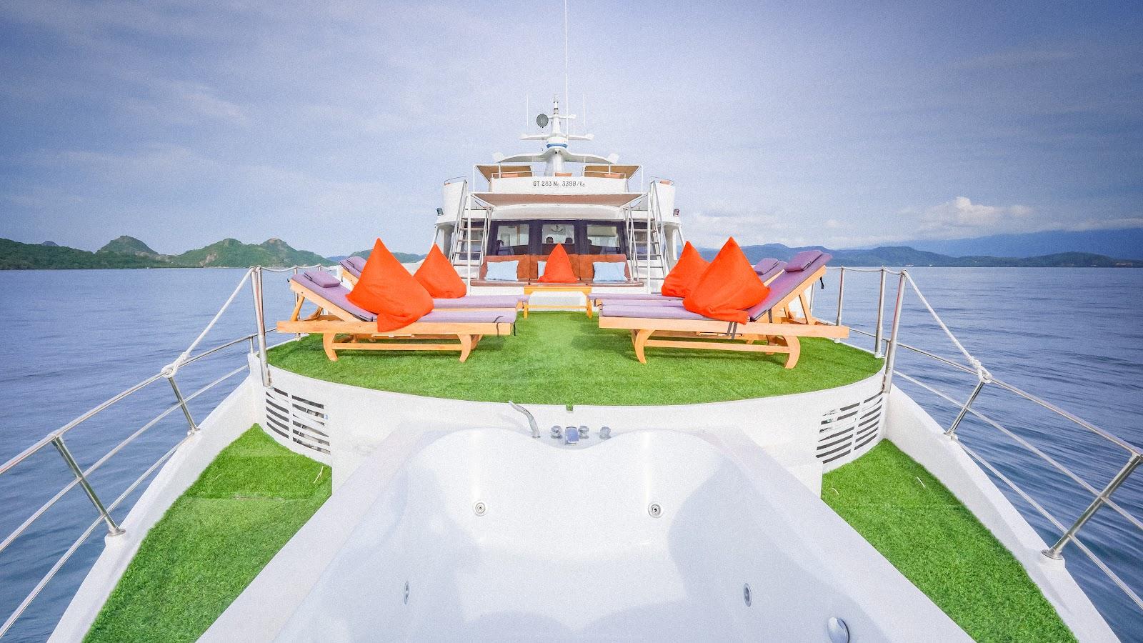 Ocean Angel — Outdoor Area (image 11)
