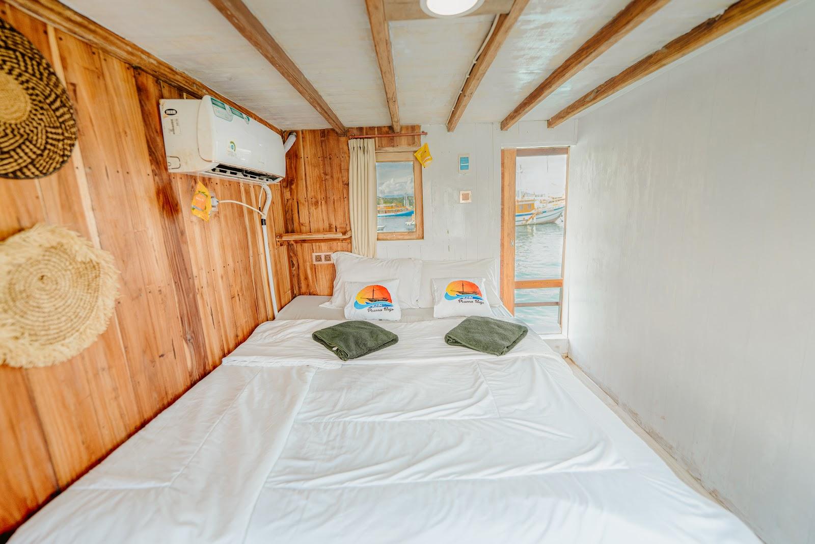 Pesona Bajo — 1. Master Ocean - Queen Bed + Private Bathroom (image 16)