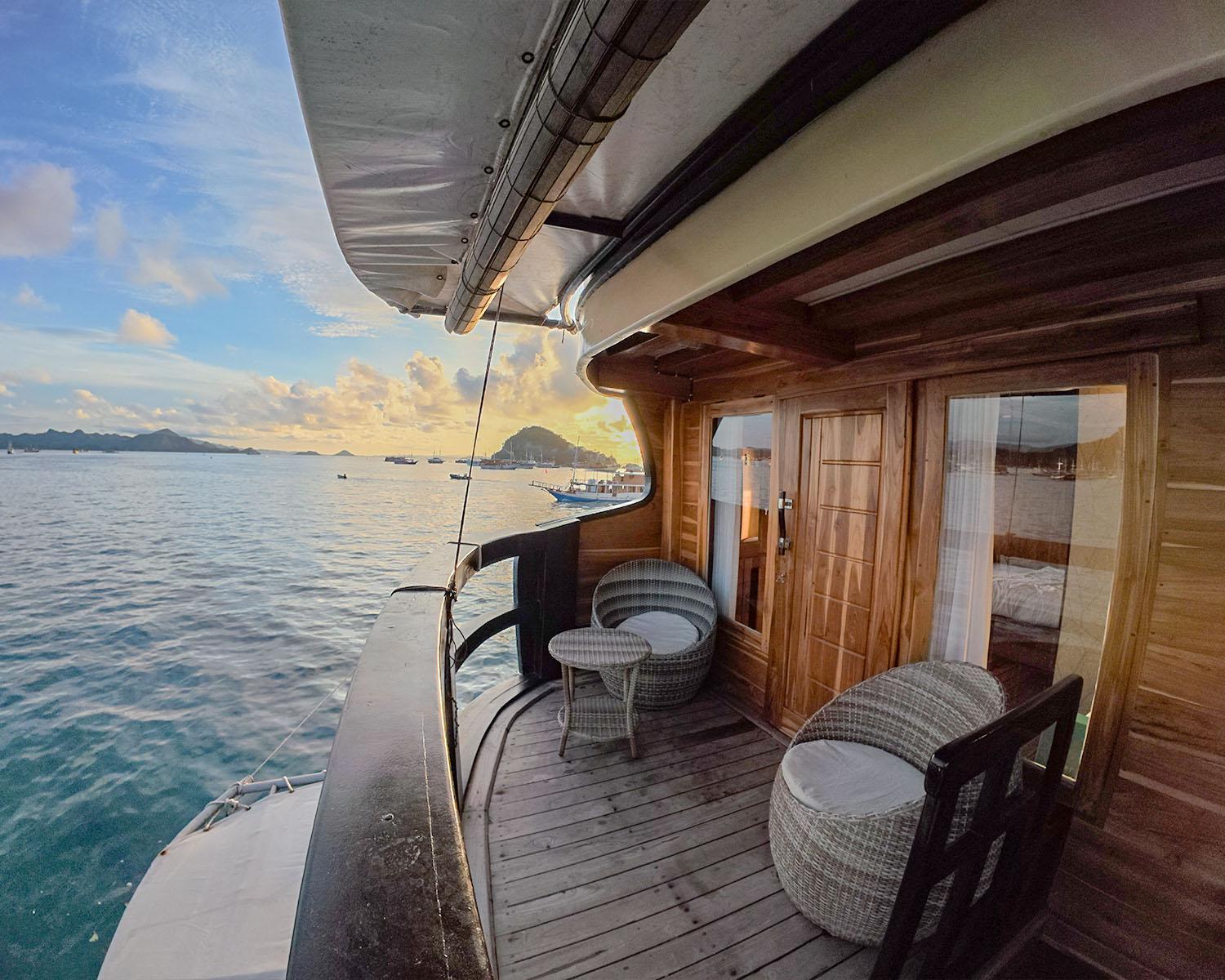 Alfathran 3 — Cabin 1-2 : Senggigi Room (Queen Bed + 3x Extra Bed, Private Bathroom, Balcony) (image 5)