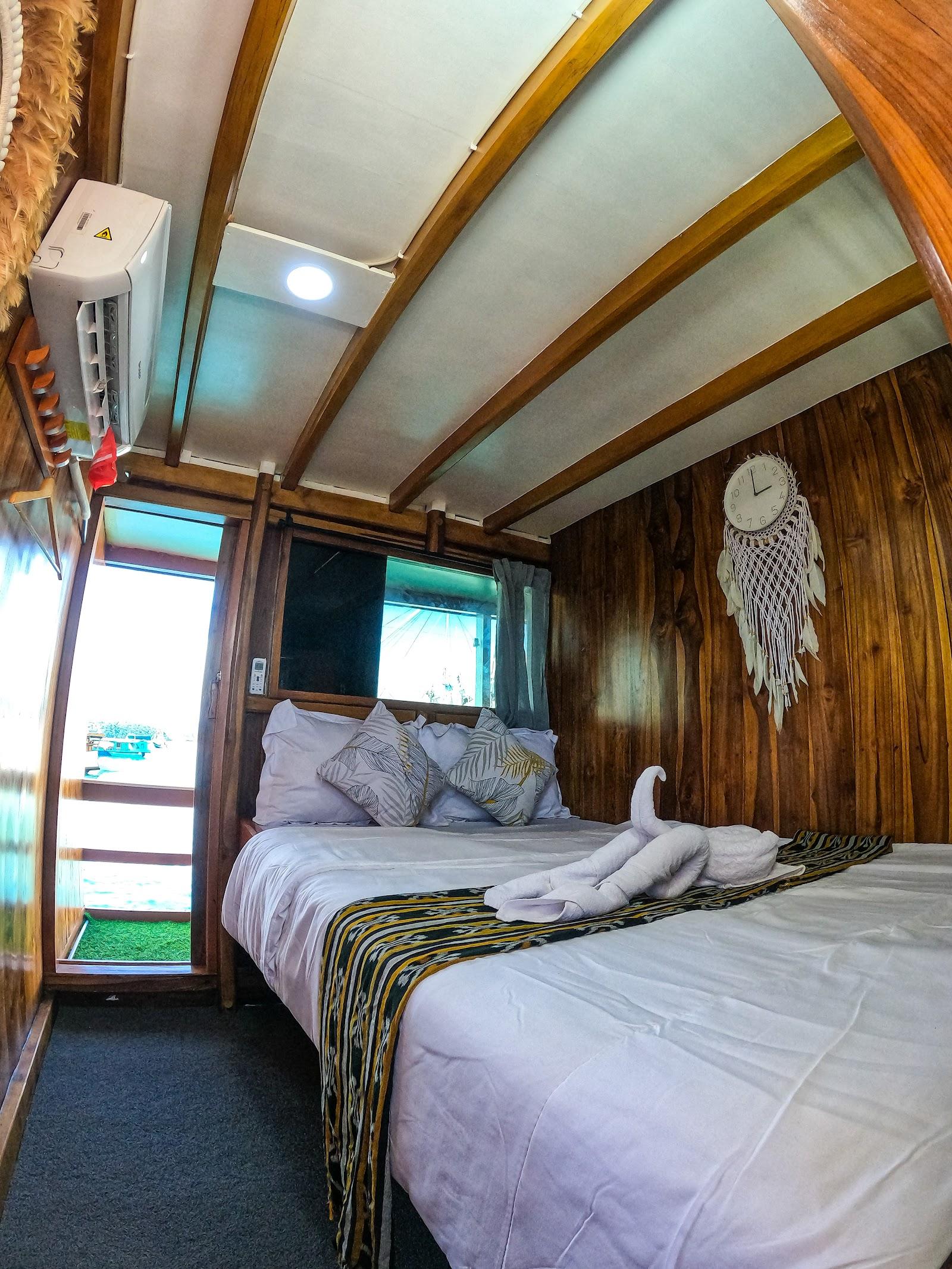 Dinara Live A Board — Cabin Tambora (Private + Balcony + Bathroom) (image 2)