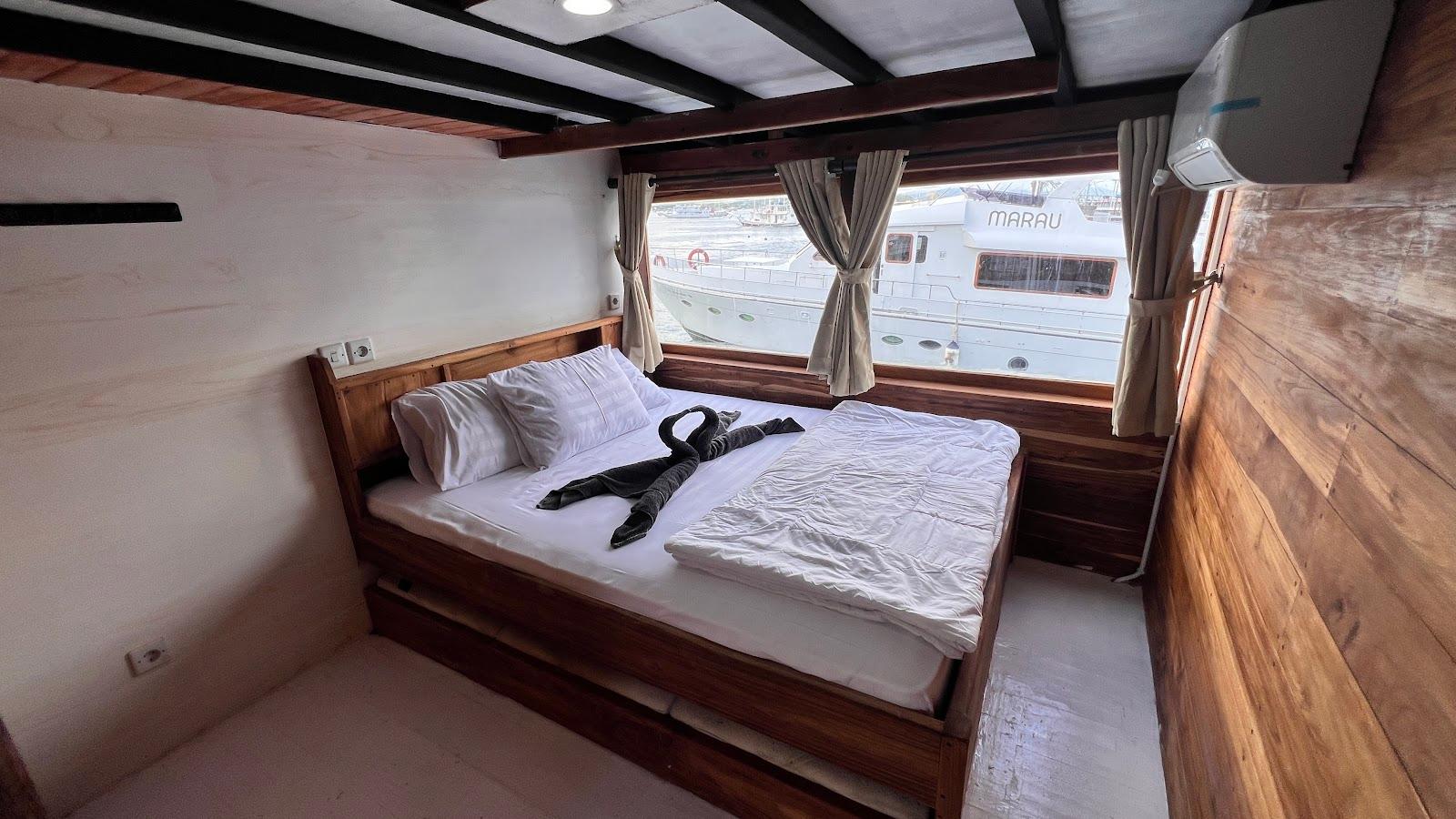 Flores Utama — Master Ocean 2 (Queen Bed + extra bed) (image 2)