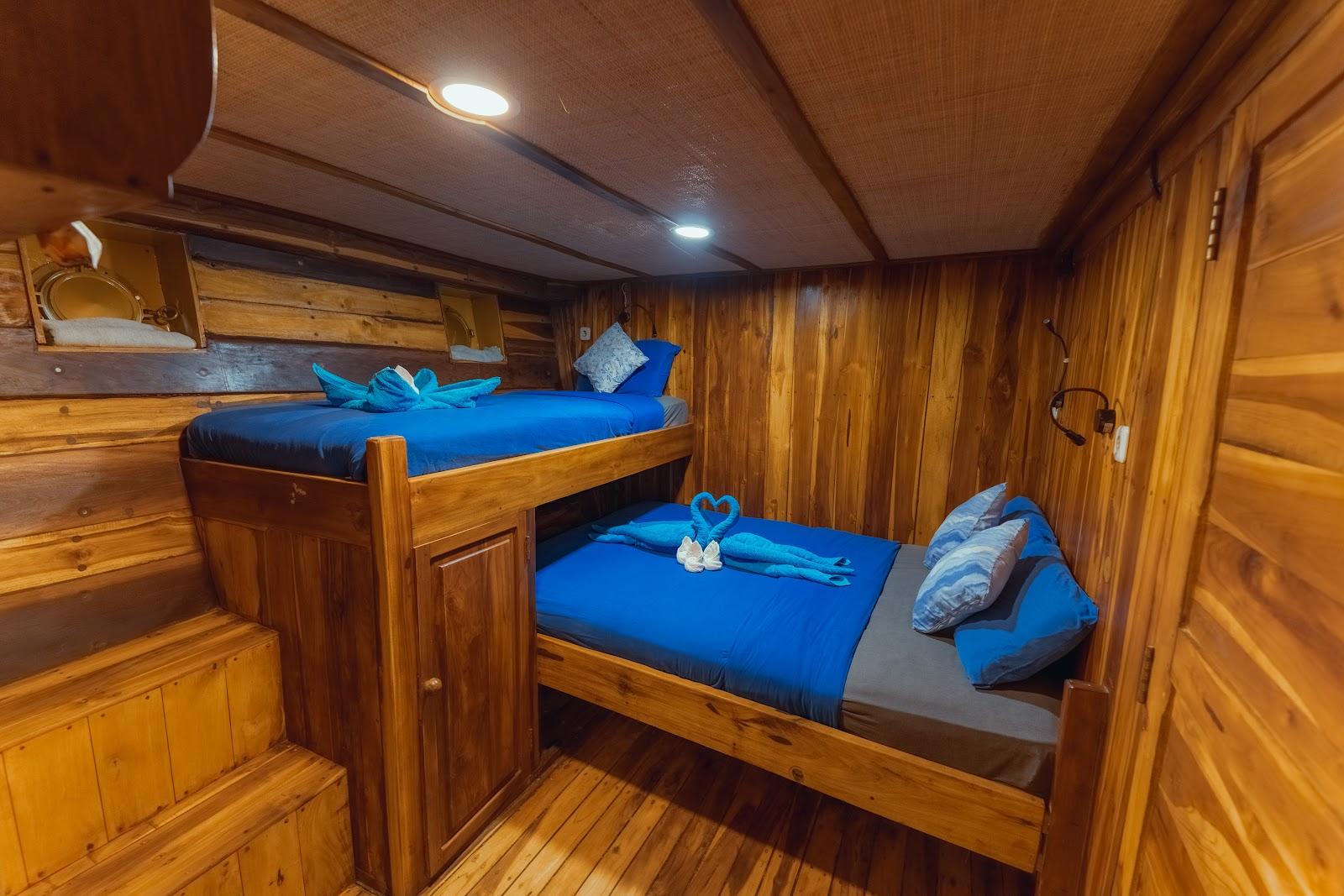 Lamborajo 2 — 4-Superior Cabin (4) Queen Bed + Single Bed - Priavte Bathroom (image 2)