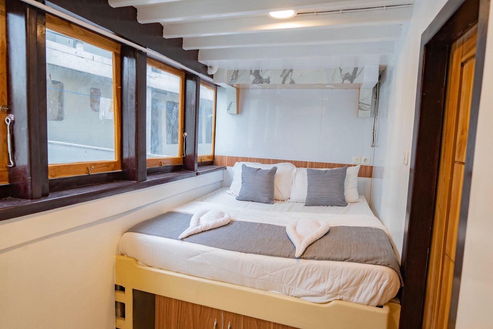 Alfathran — 4. Full Ocean - main deck (Queen Bed) (image 7)