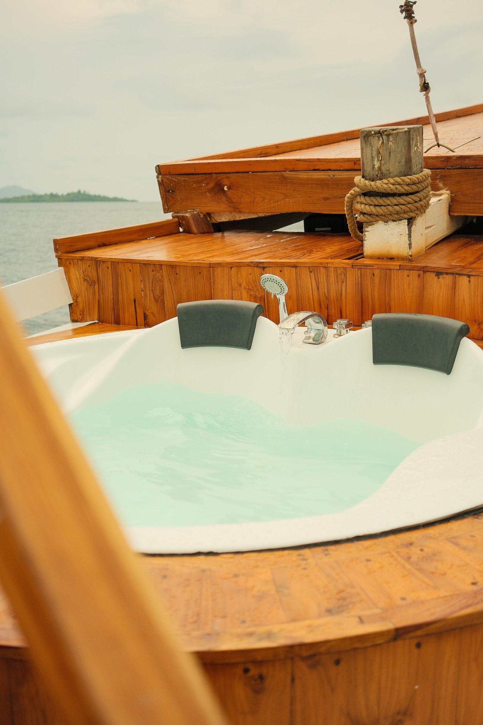 Dinara Live A Board — #Boat (image 20)