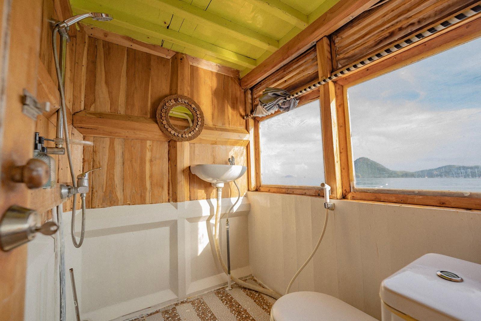 NK Jaya 2 — 4-Full Ocean (Queen Bed) (image 2)