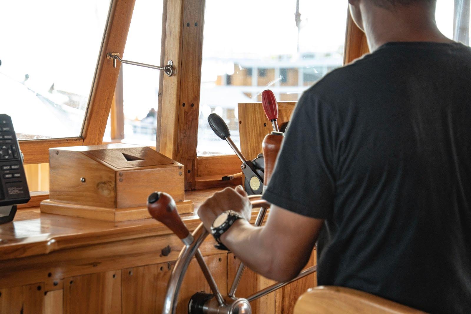 Lamborajo 3 — Sundeck - Middle Deck (image 1)