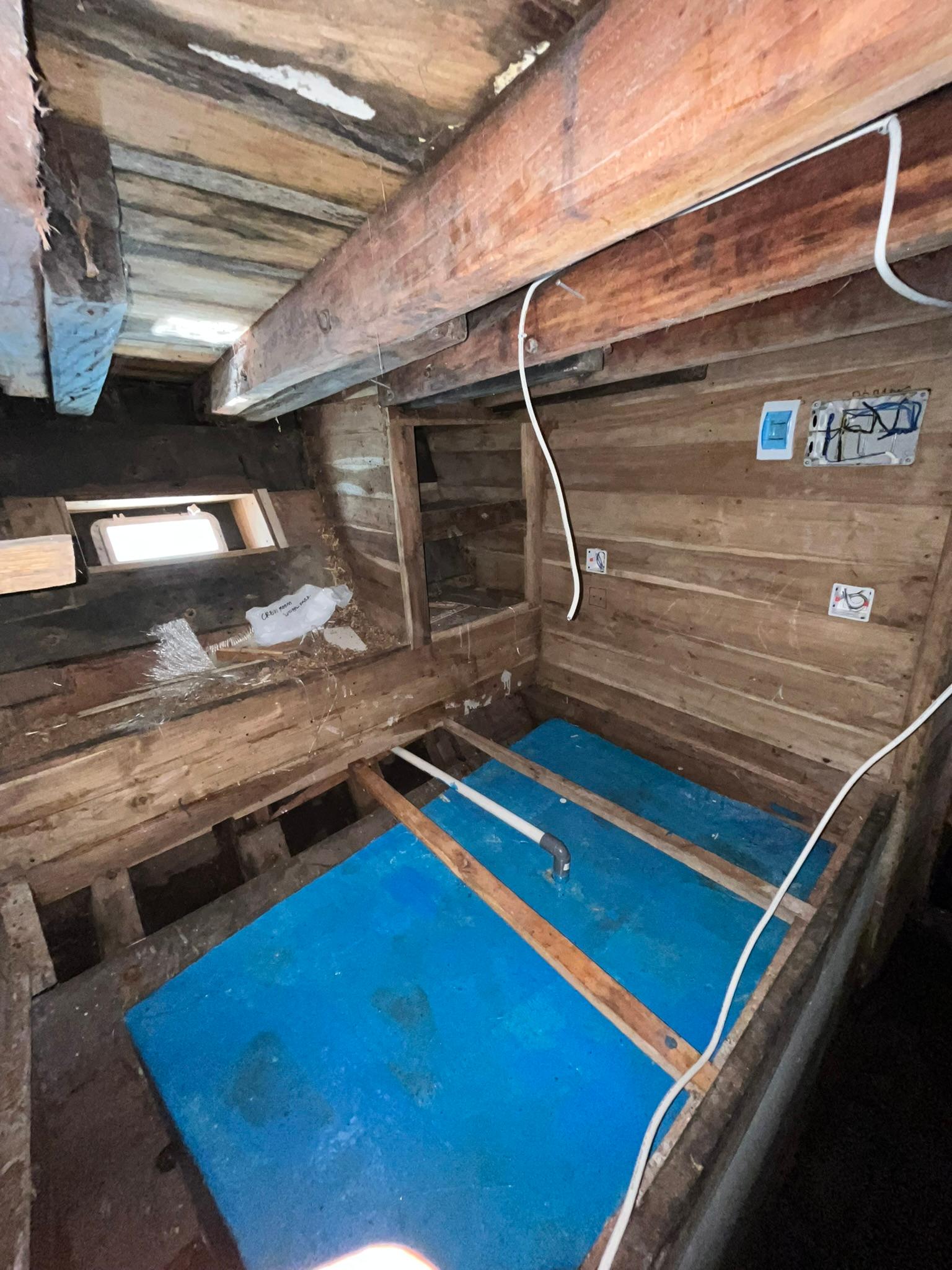 XANDARI — CREW ROOM (image 2)