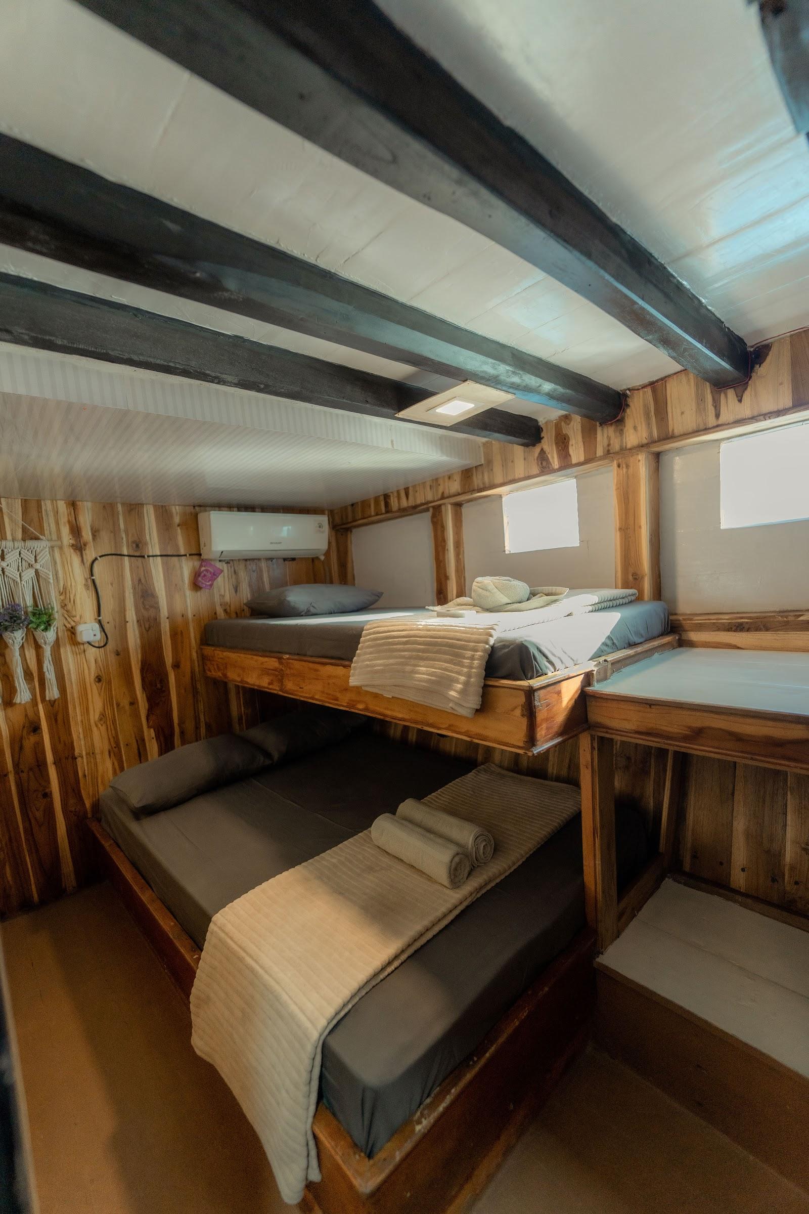 Almadira — CABIN 1-2- Share:Private (QueenBed + Single Bed) (image 6)