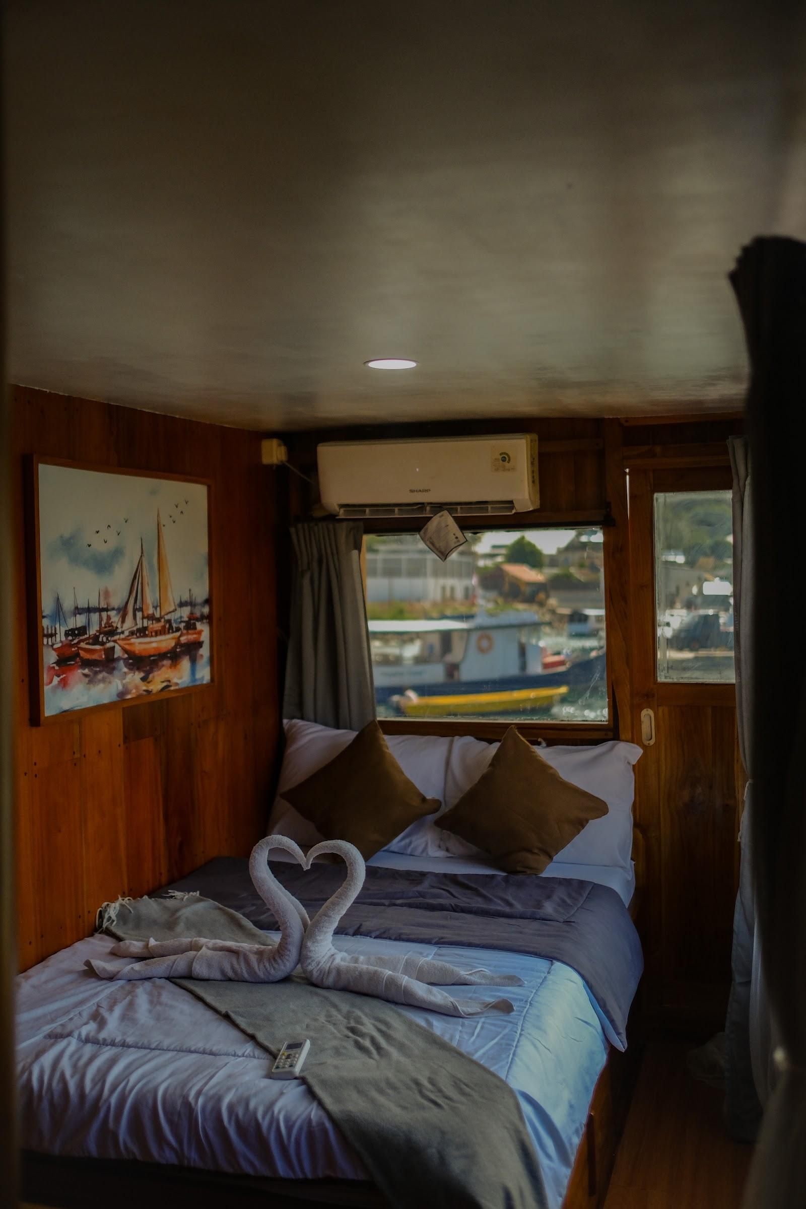 Dinara Live A Board — Cabin Krakatau & Semeru (Master + Full sea view + Bathroom + Balcony) (image 2)