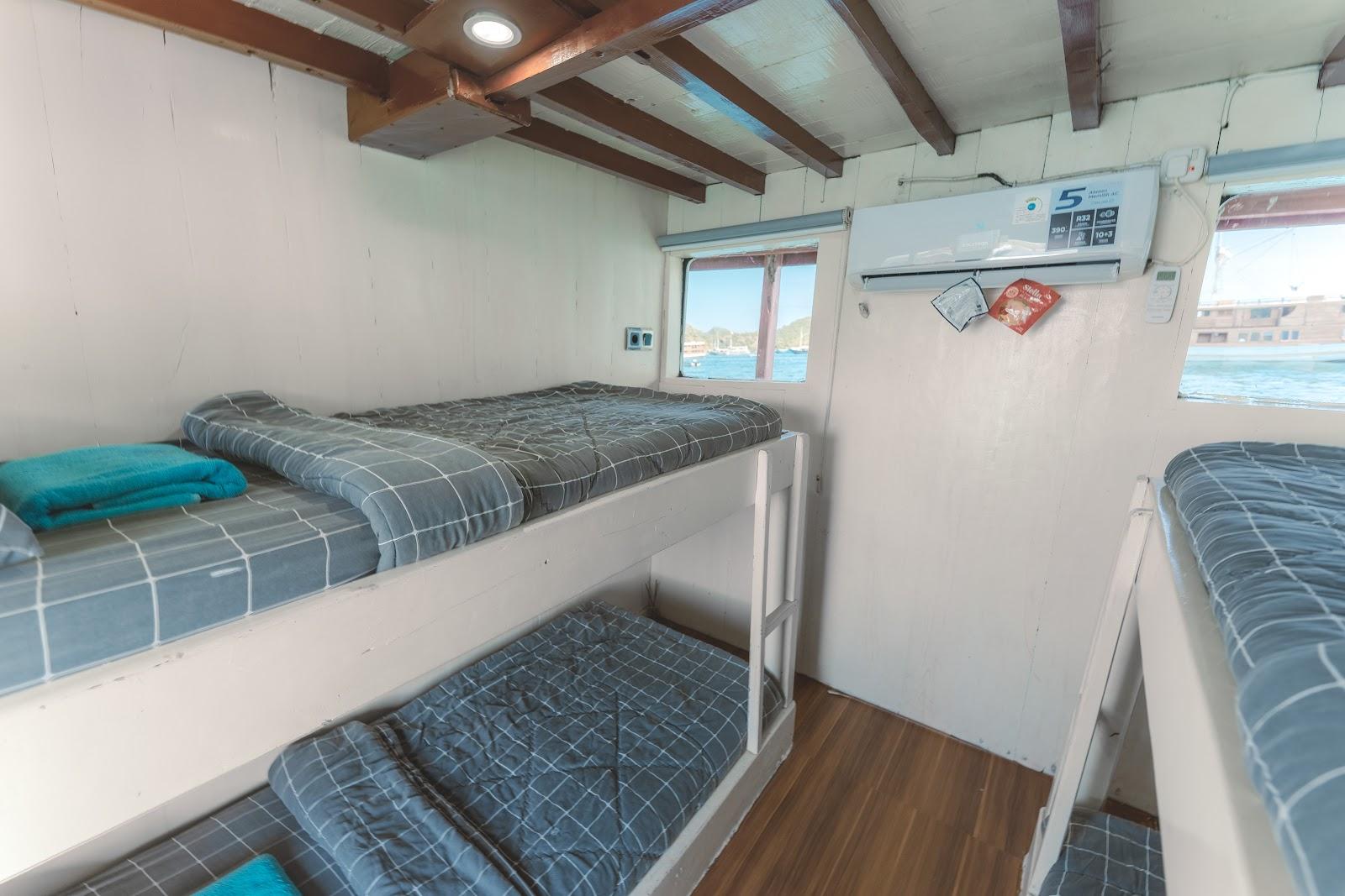 Lamborajo 1 — 3-Share Cabin(3) - 4x Single Bunk Bed (image 3)