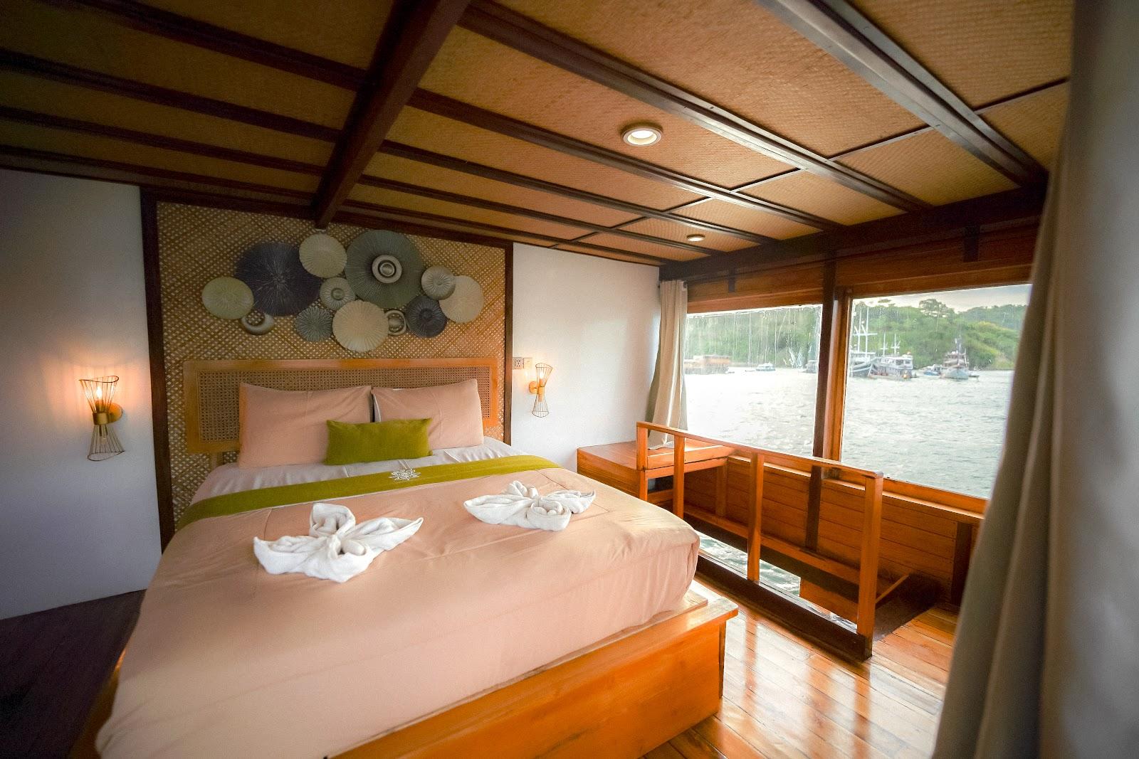 Yumana — 1_Royal Suite Cabin (image 9)