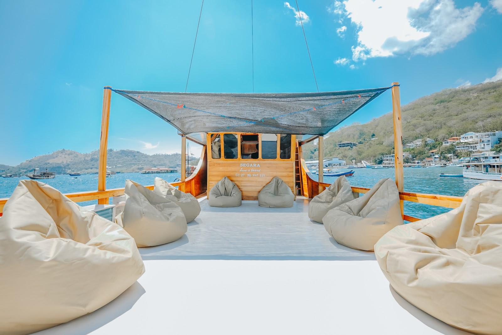 Segara Photos — 8. SOCIAL AREA (UPPER DECK) (image 2)