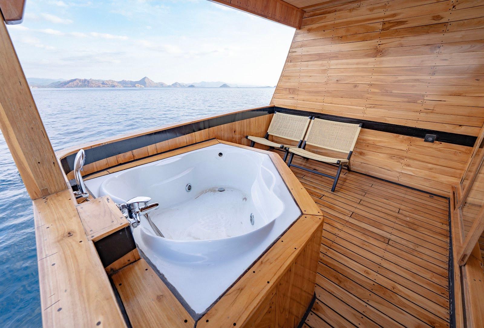 Lamborajo 3 — Cabin 7 (Royal Master - Queen bed + Extra 2x Single Bed + private bathroom and jacuzzi) (image 8)